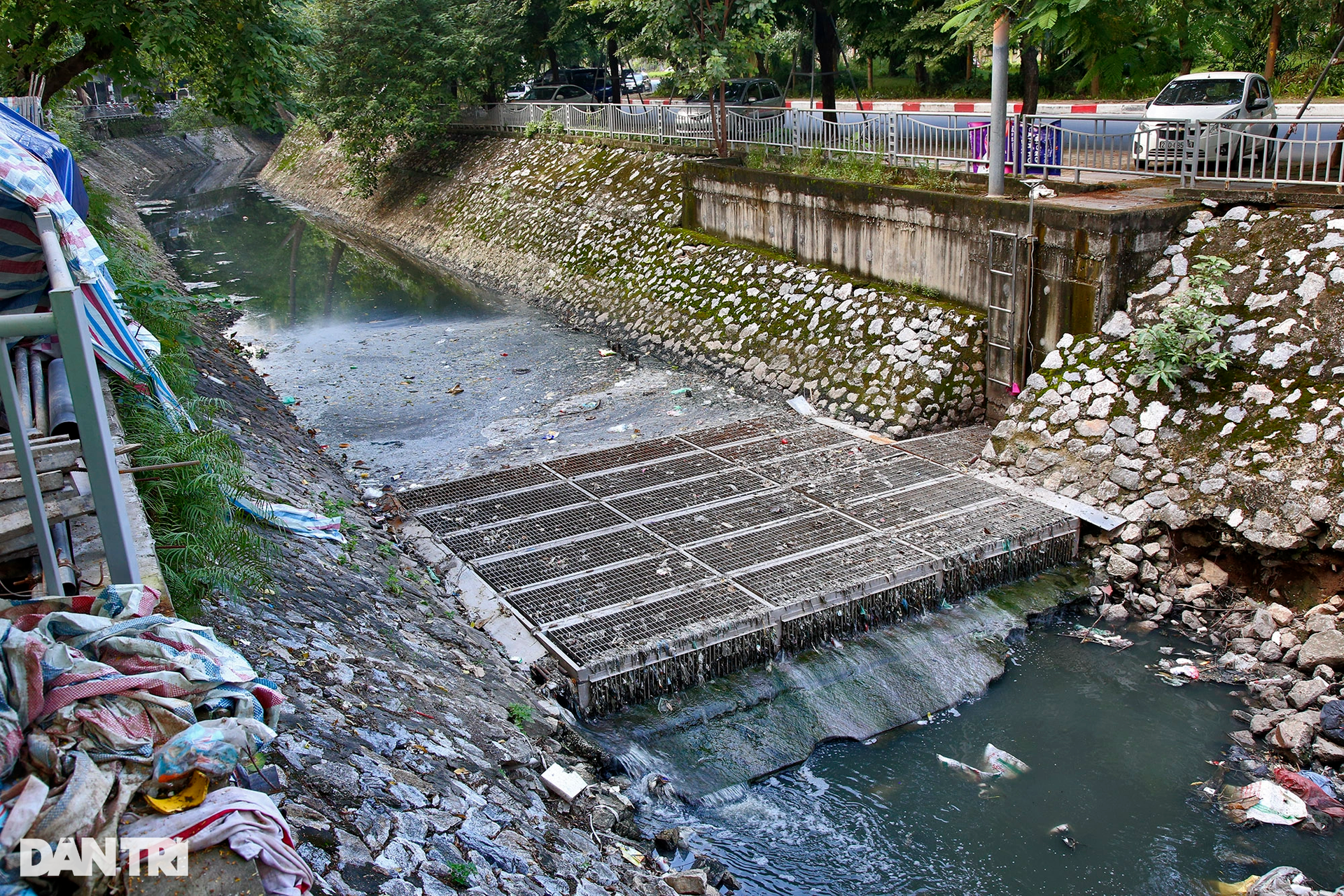 14km dòng sông chết Tô Lịch giữa lòng thành phố Hà Nội - 4