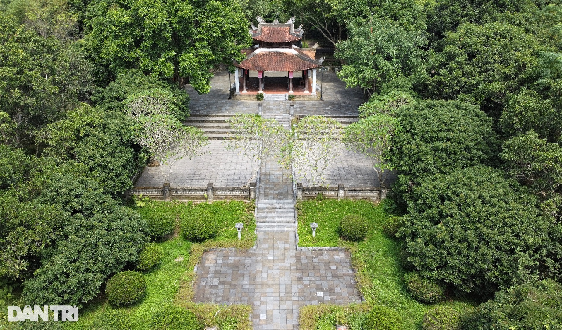 Giai thoại về nơi yên nghỉ của Đại danh y Hải Thượng Lãn Ông - 1 Giai thoại về nơi yên nghỉ của Đại danh y Hải Thượng Lãn Ông - 1