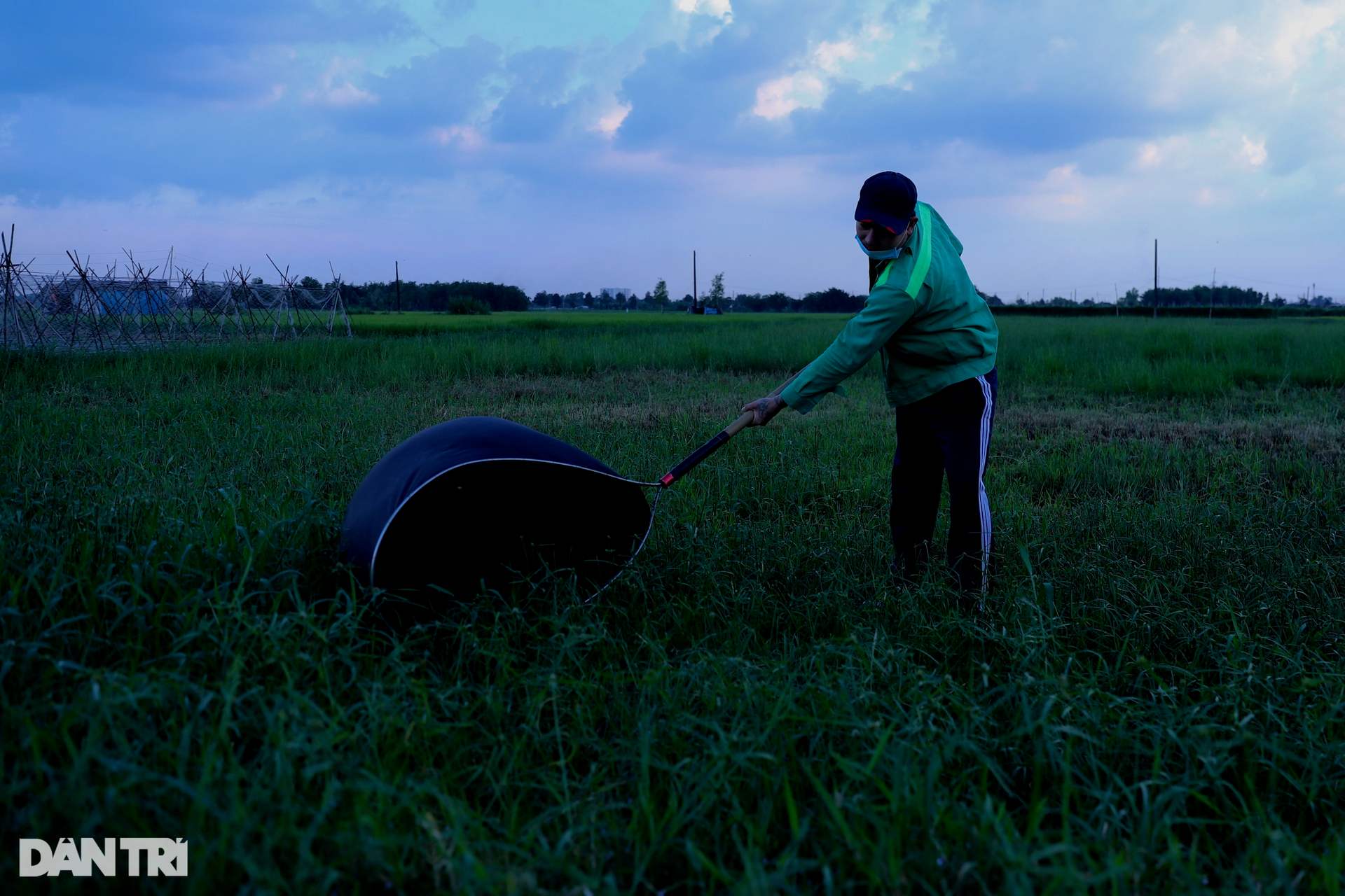 Make millions per night with racquets on the grasslands of Ho Chi Minh City - 2