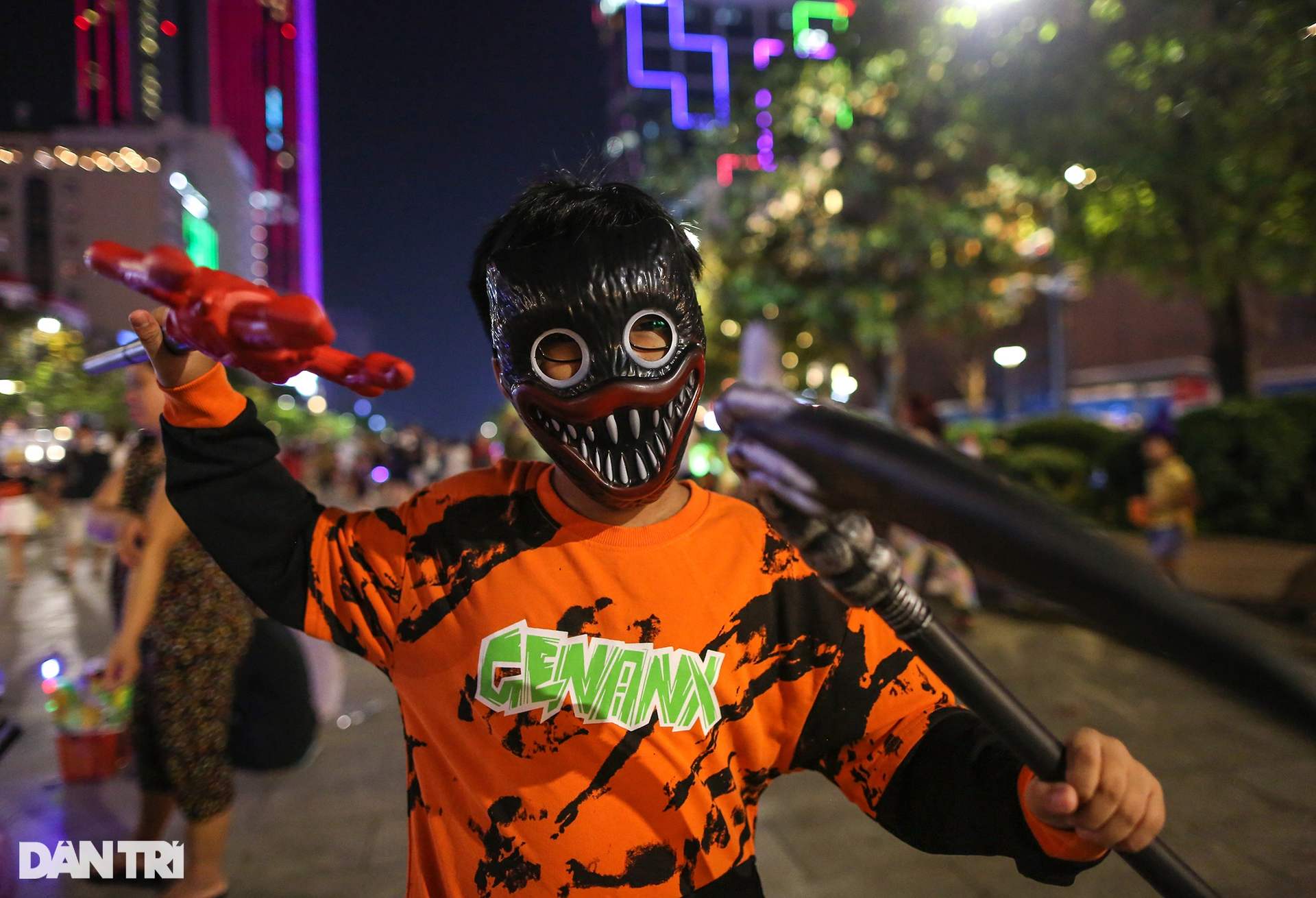Ma quỷ dạo chơi khắp trung tâm TPHCM trong đêm Halloween