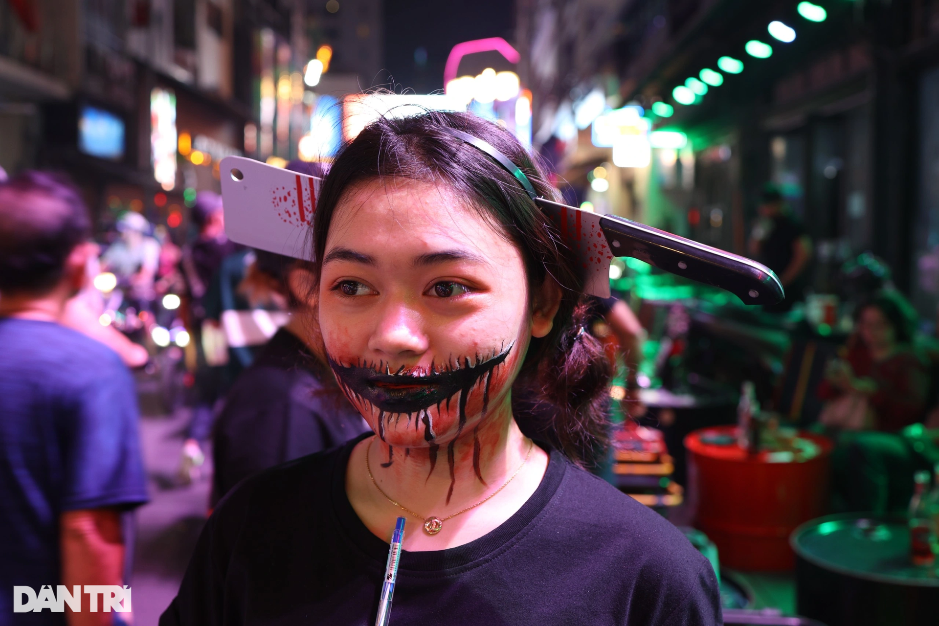 Ma quỷ dạo chơi khắp trung tâm TPHCM trong đêm Halloween
