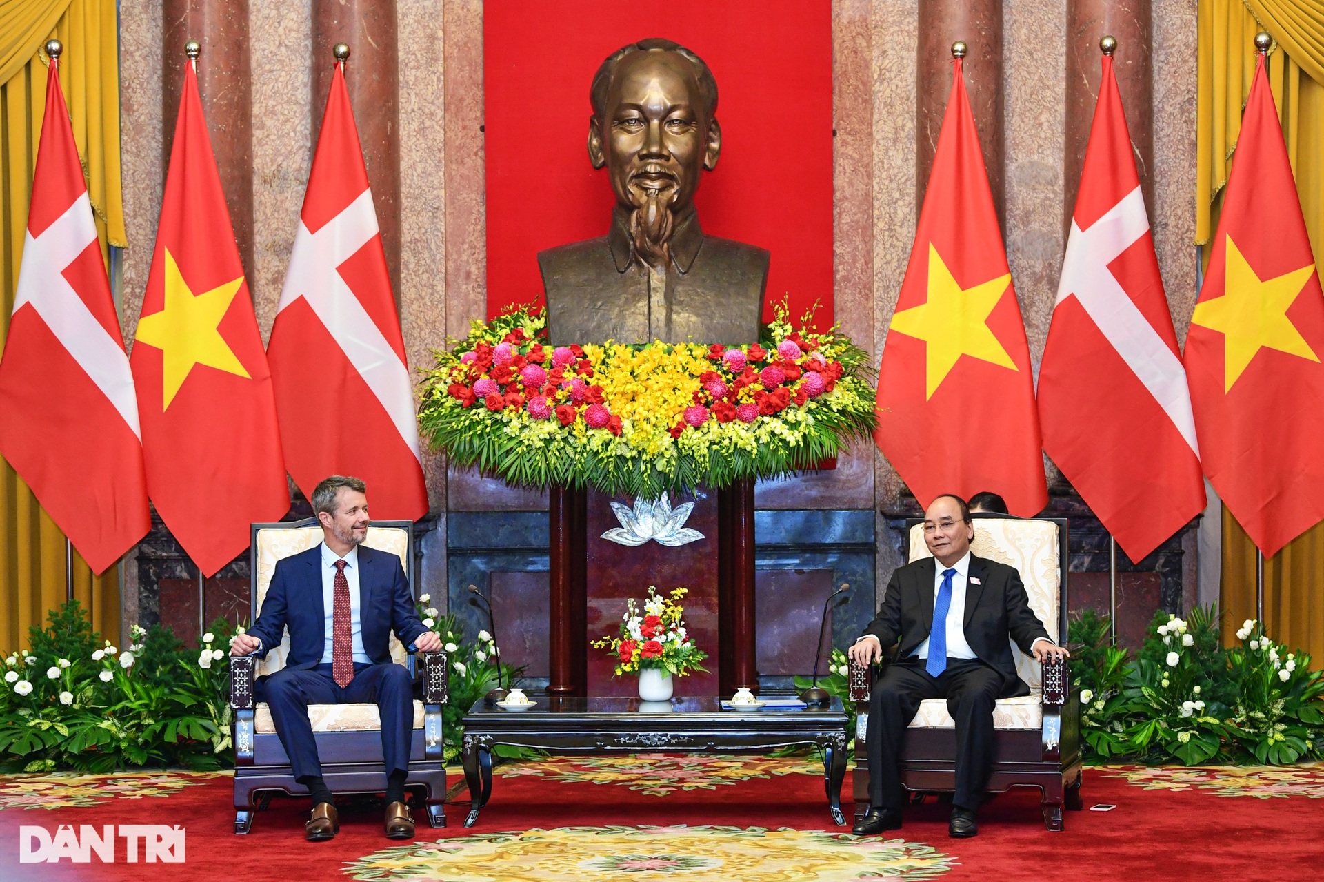 Chủ tịch nước Nguyễn Xuân Phúc tiếp Thái tử kế vị Đan Mạch Frederik