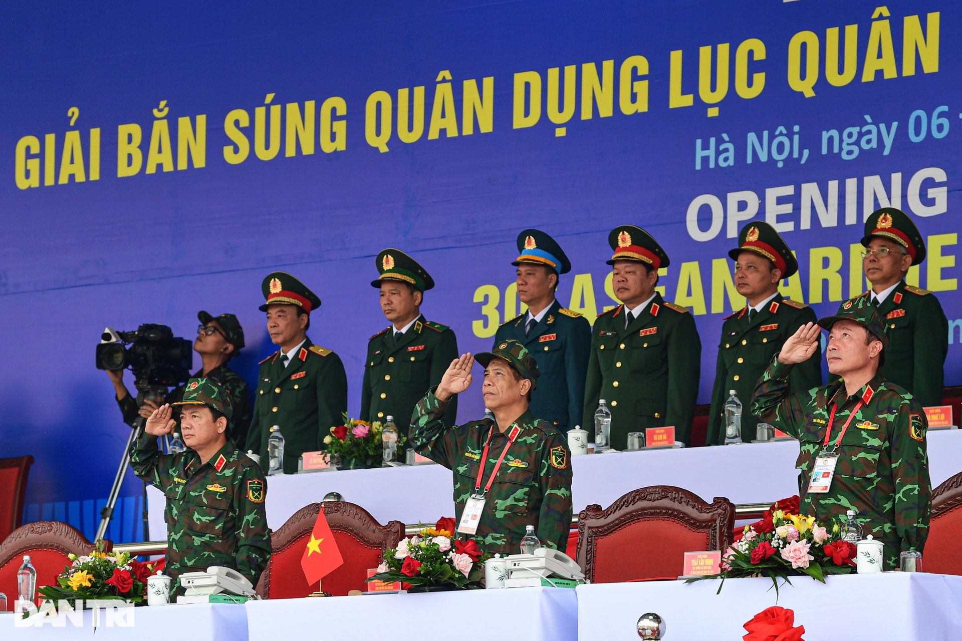 Quân đội các nước ASEAN đua tài bắn súng ở Việt Nam - 3 Quân đội các nước ASEAN đua tài bắn súng ở Việt Nam - 3