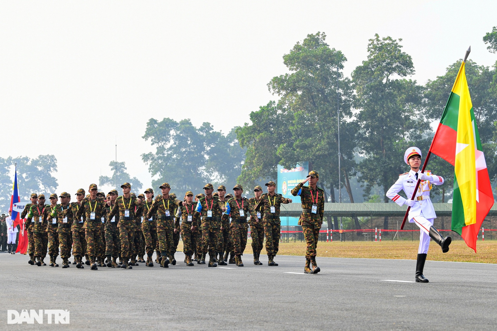 Quân đội các nước ASEAN đua tài bắn súng ở Việt Nam - 11 Quân đội các nước ASEAN đua tài bắn súng ở Việt Nam - 11