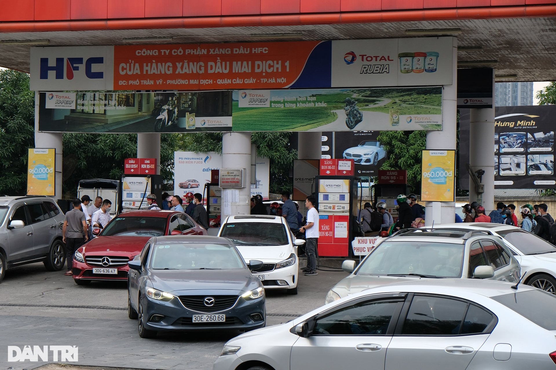 Mặc kệ giá xăng tăng, nhiều cây xăng ở Hà Nội vẫn đóng cửa im lìm - 12
