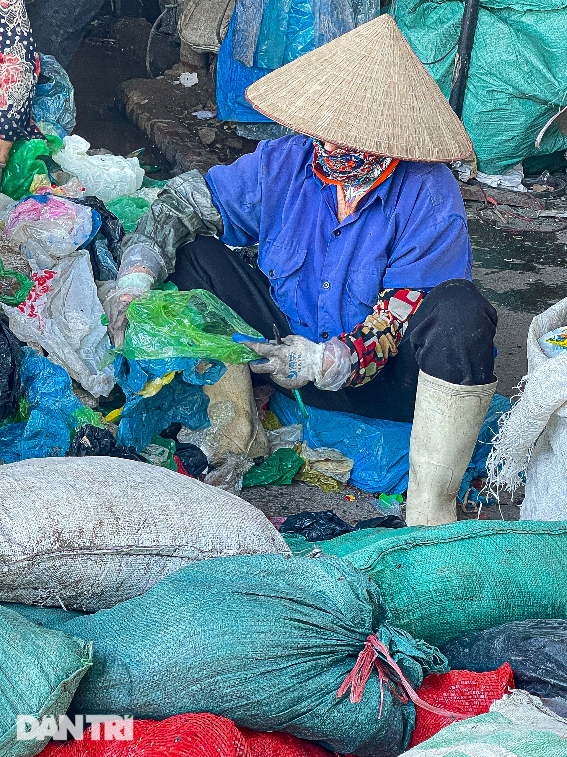 Rùng mình công nghệ tái chế nilon bẩn ở làng xay rác lớn nhất Việt Nam - 13 Rùng mình công nghệ tái chế nilon bẩn ở làng xay rác lớn nhất Việt Nam - 13