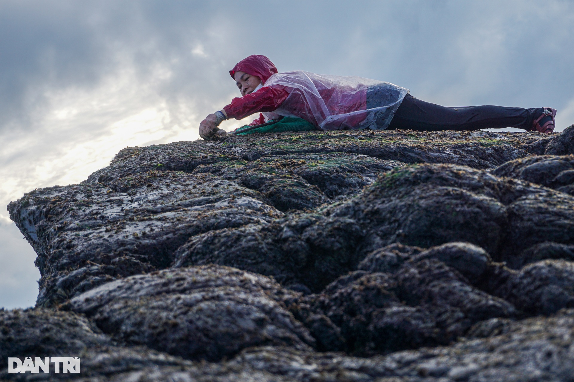 The story of birth - death on Nam O cliff: Slow down is... dead!  - 13