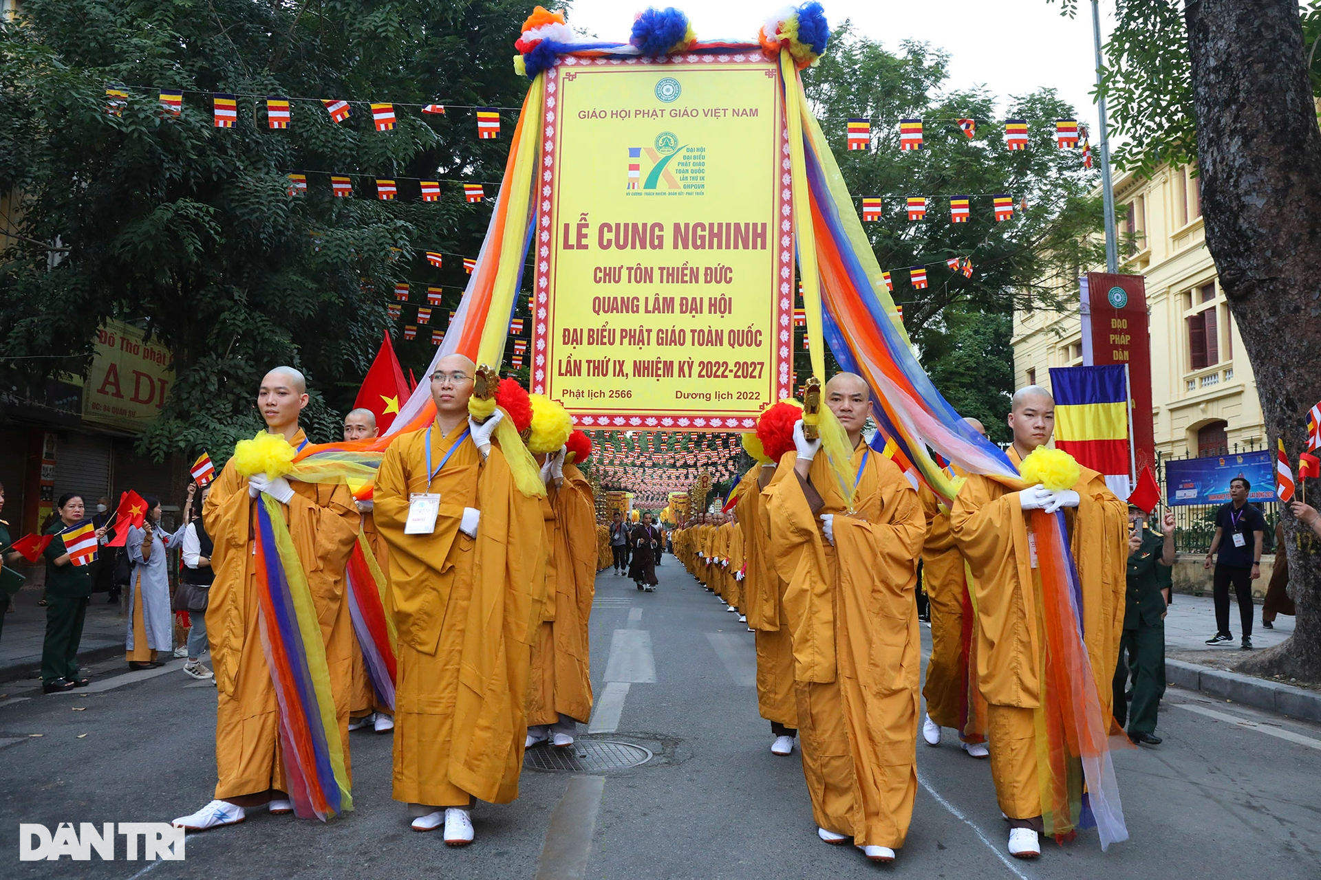 Lễ cung nghinh chư Tôn đức Giáo phẩm chào mừng Đại hội Phật giáo Việt Nam - 4 Lễ cung nghinh chư Tôn đức Giáo phẩm chào mừng Đại hội Phật giáo Việt Nam - 4