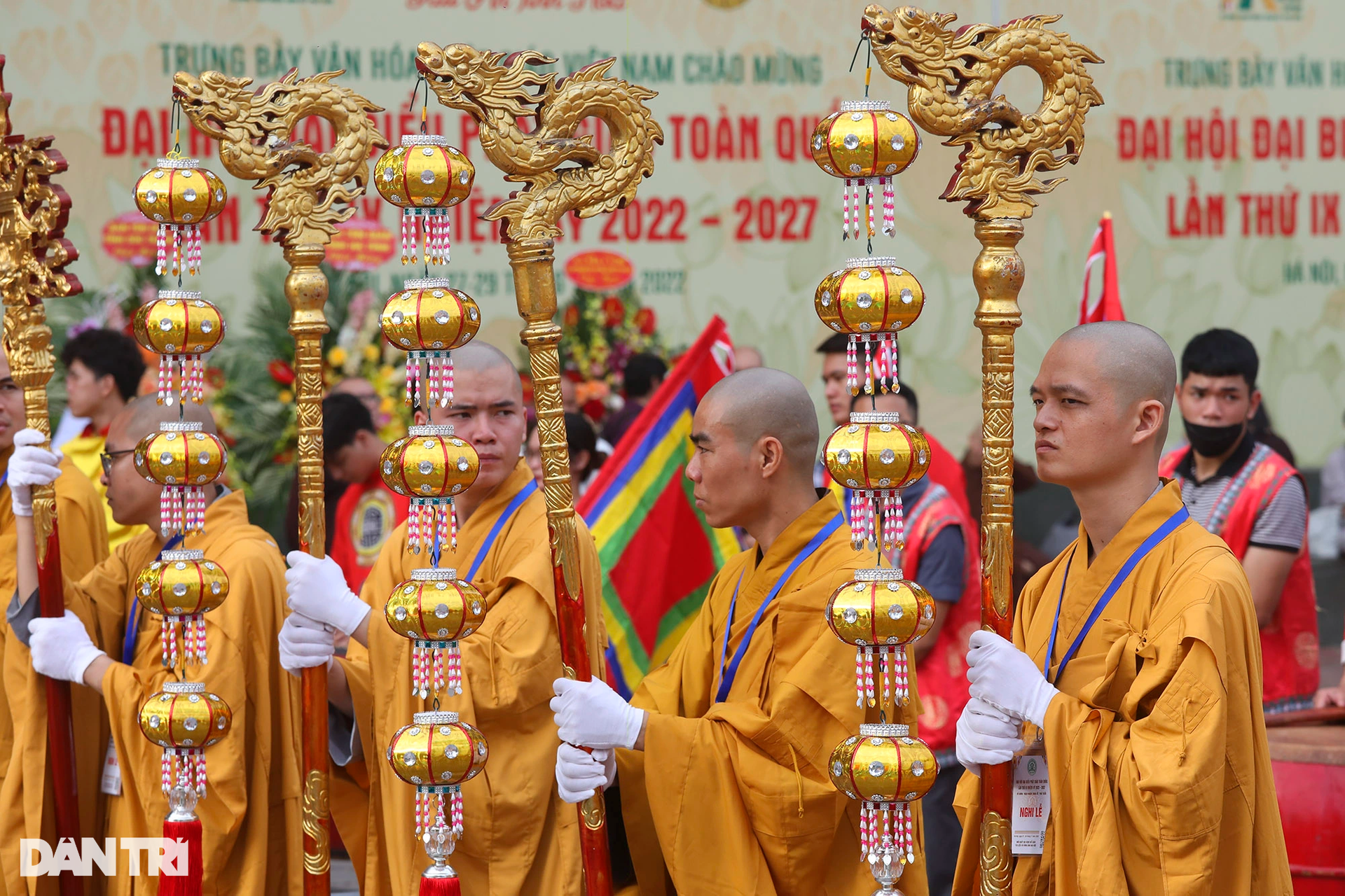 Lễ cung nghinh chư Tôn đức Giáo phẩm chào mừng Đại hội Phật giáo Việt Nam - 8 Lễ cung nghinh chư Tôn đức Giáo phẩm chào mừng Đại hội Phật giáo Việt Nam - 8