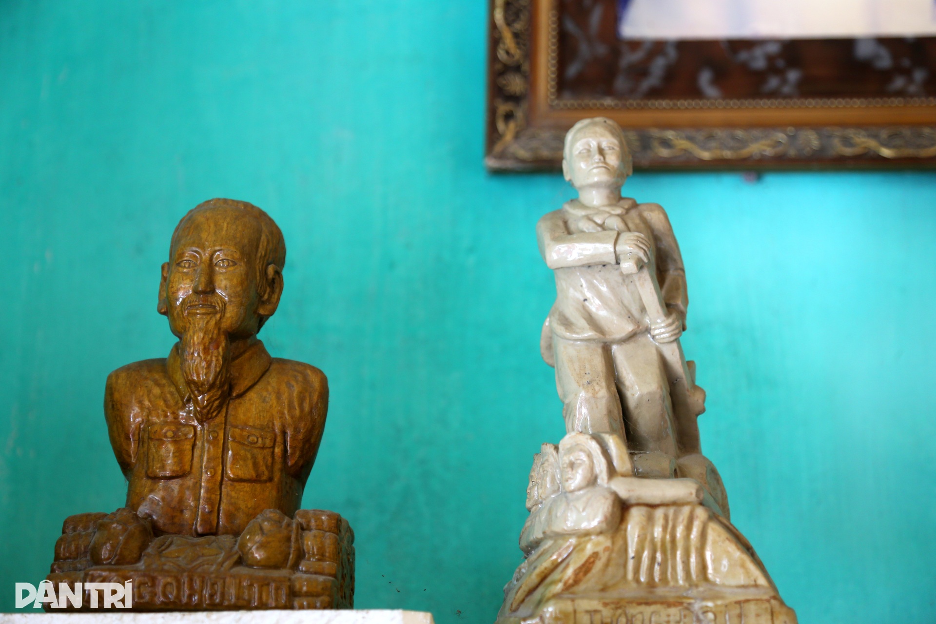 Người đàn ông tàn tật biến hạt gạo vô tri thành những bức tranh tiền triệu - 4 Người đàn ông tàn tật biến hạt gạo vô tri thành những bức tranh tiền triệu - 4