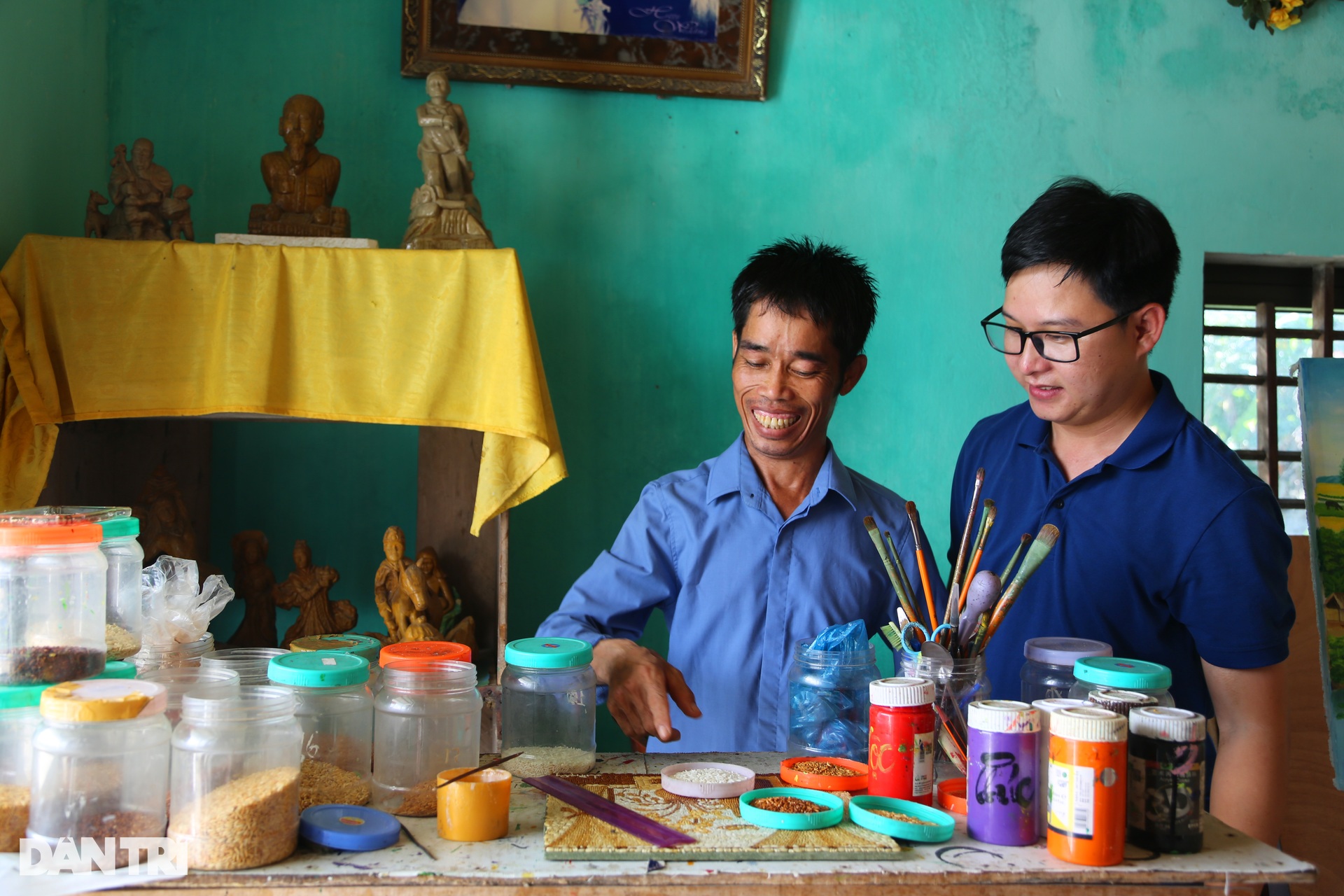 Disabled man turns inanimate rice grains into million-dollar paintings - 6