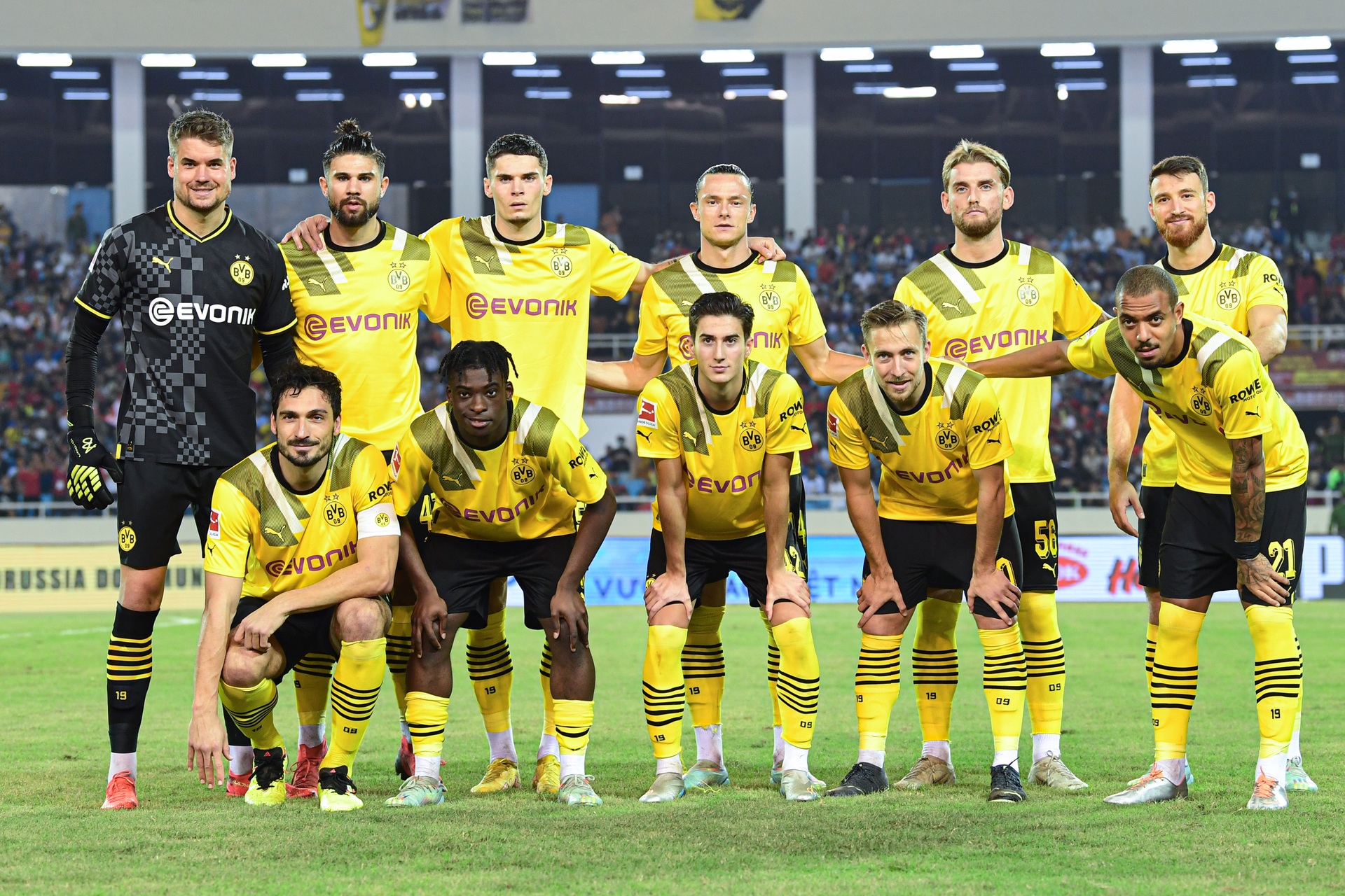 Văn Toàn khiến Mats Hummels hít khói trong chiến thắng của tuyển Việt Nam - 2 Văn Toàn khiến Mats Hummels hít khói trong chiến thắng của tuyển Việt Nam - 2
