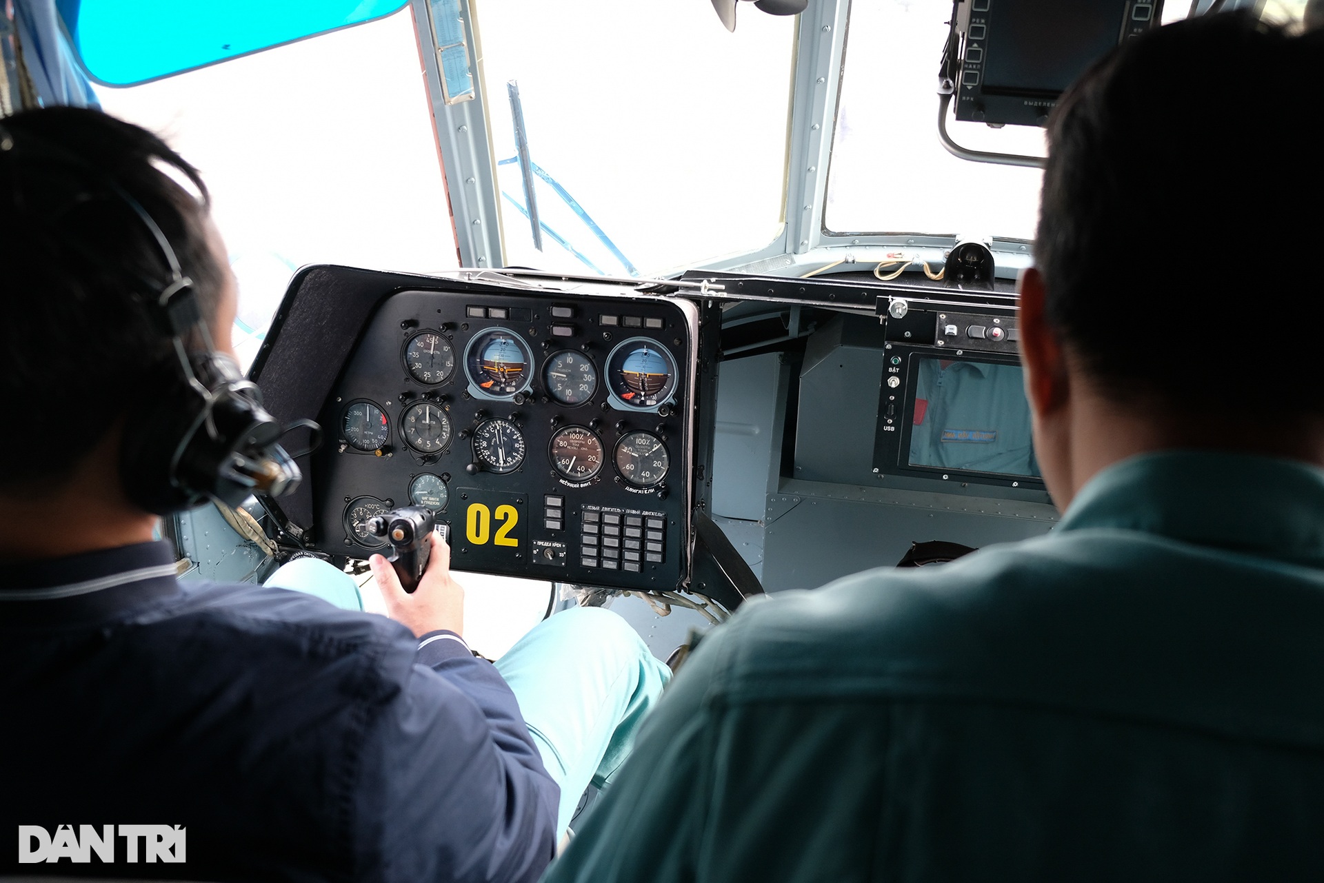 Cận cảnh dàn trực thăng bay huấn luyện phục vụ Triển lãm Quốc phòng quốc tế - 6 Cận cảnh dàn trực thăng bay huấn luyện phục vụ Triển lãm Quốc phòng quốc tế - 6