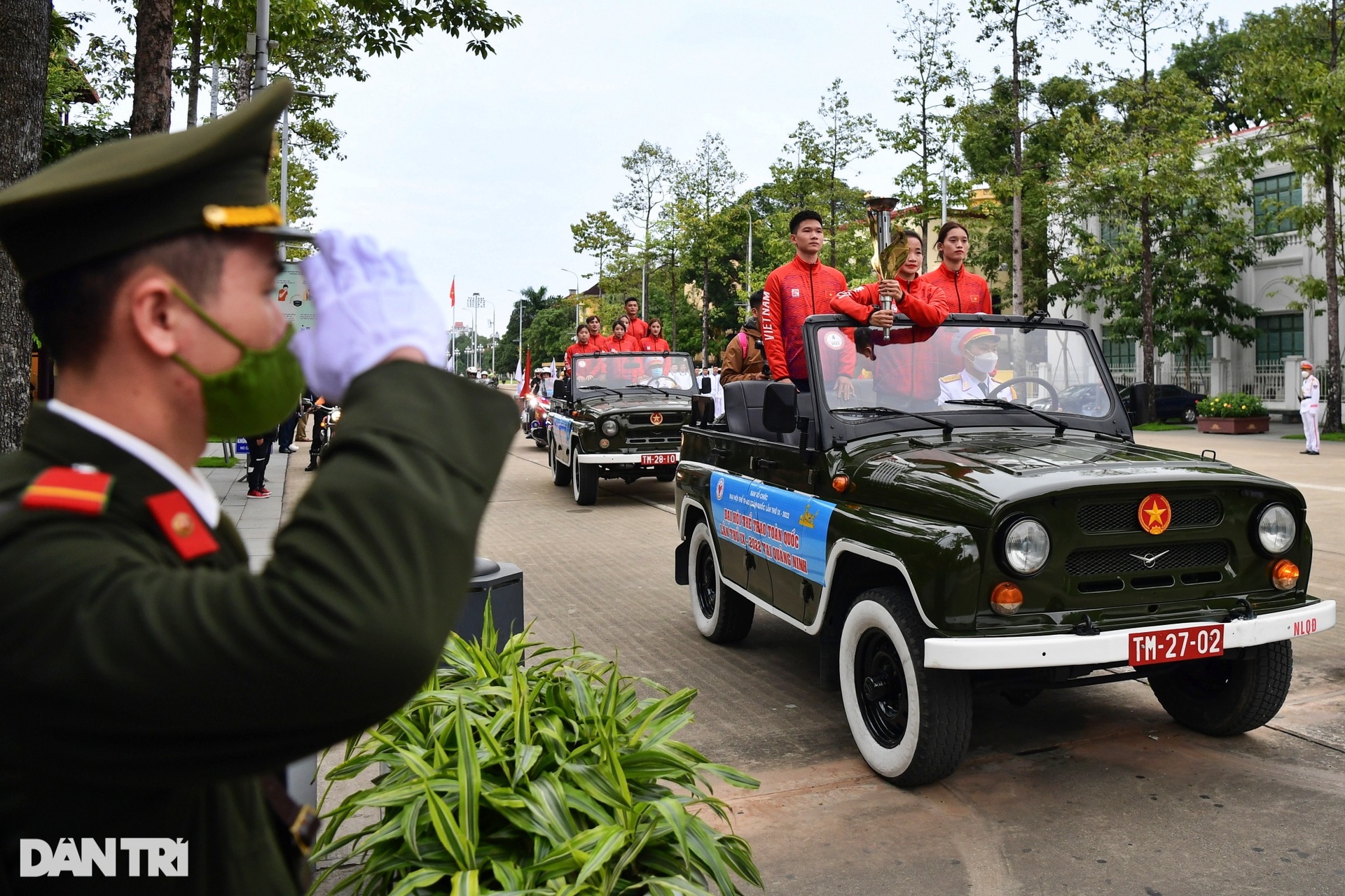 Cô gái vàng Nguyễn Thị Oanh dẫn đầu đoàn rước đuốc Đại hội TDTT toàn quốc - 10 Cô gái vàng Nguyễn Thị Oanh dẫn đầu đoàn rước đuốc Đại hội TDTT toàn quốc - 10