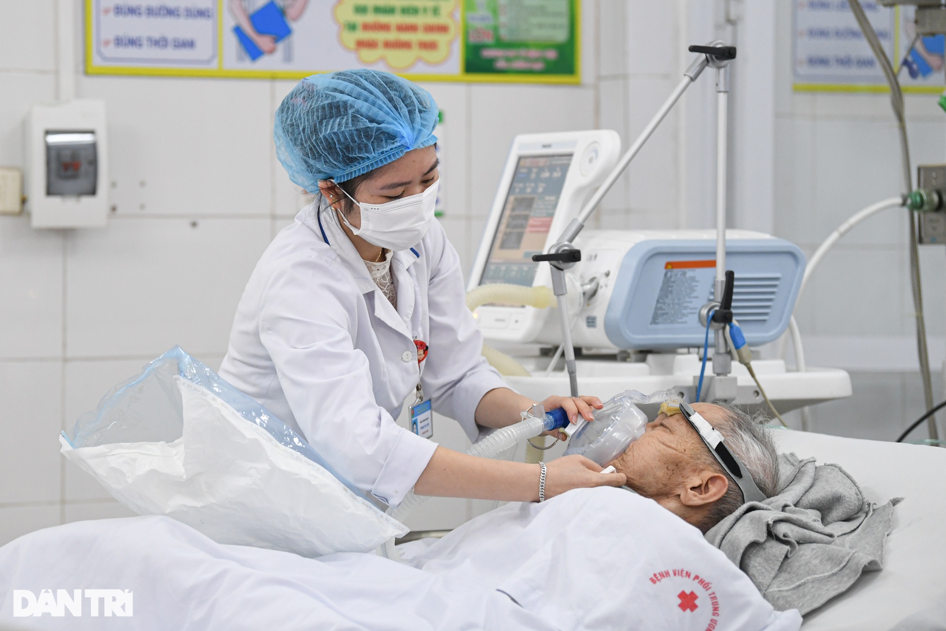 Hà Nội: Nhiều người nhập viện, nguy kịch vì đợt rét chớp nhoáng - 8