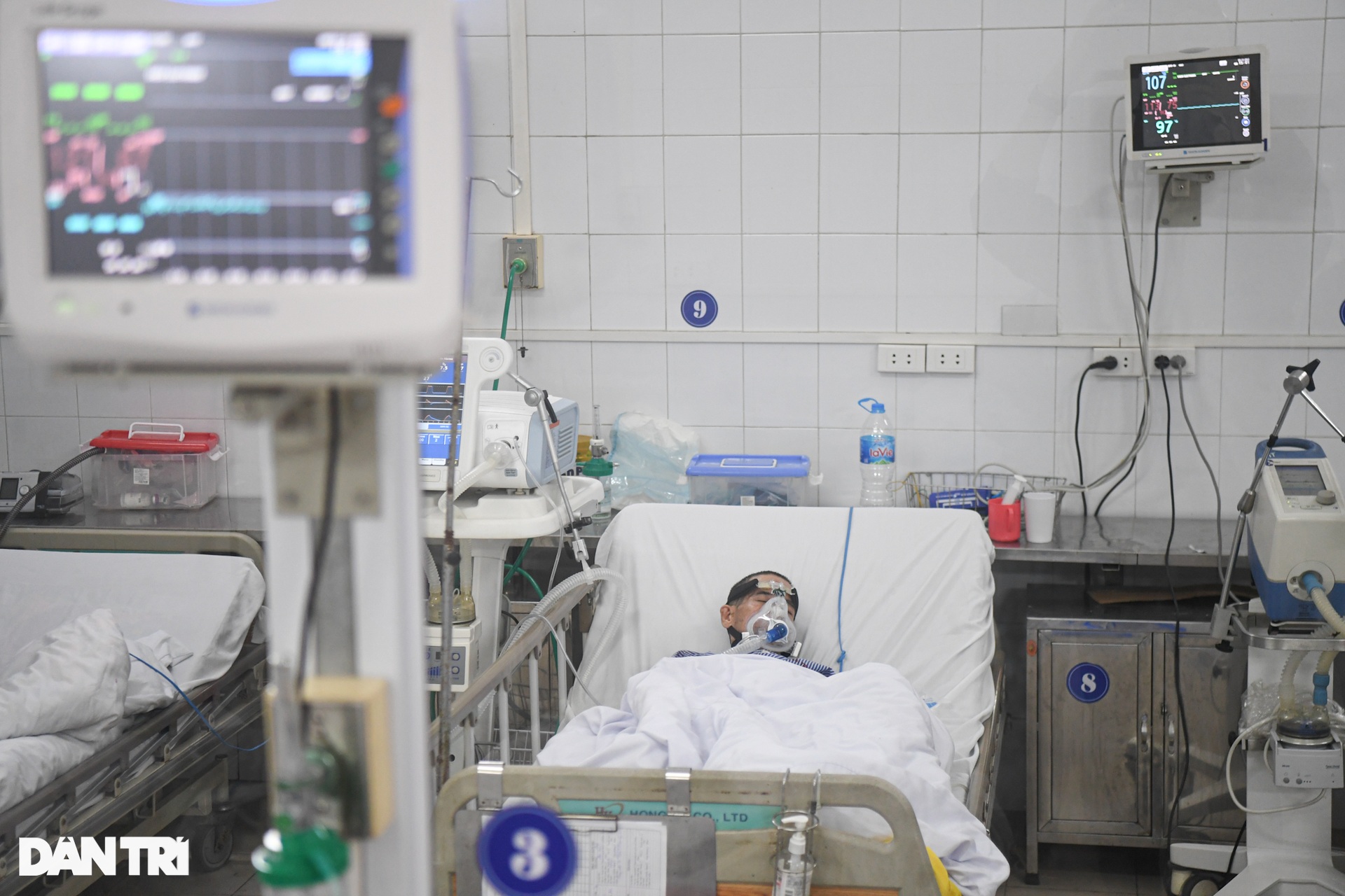Hà Nội: Nhiều người nhập viện, nguy kịch vì đợt rét chớp nhoáng - 15