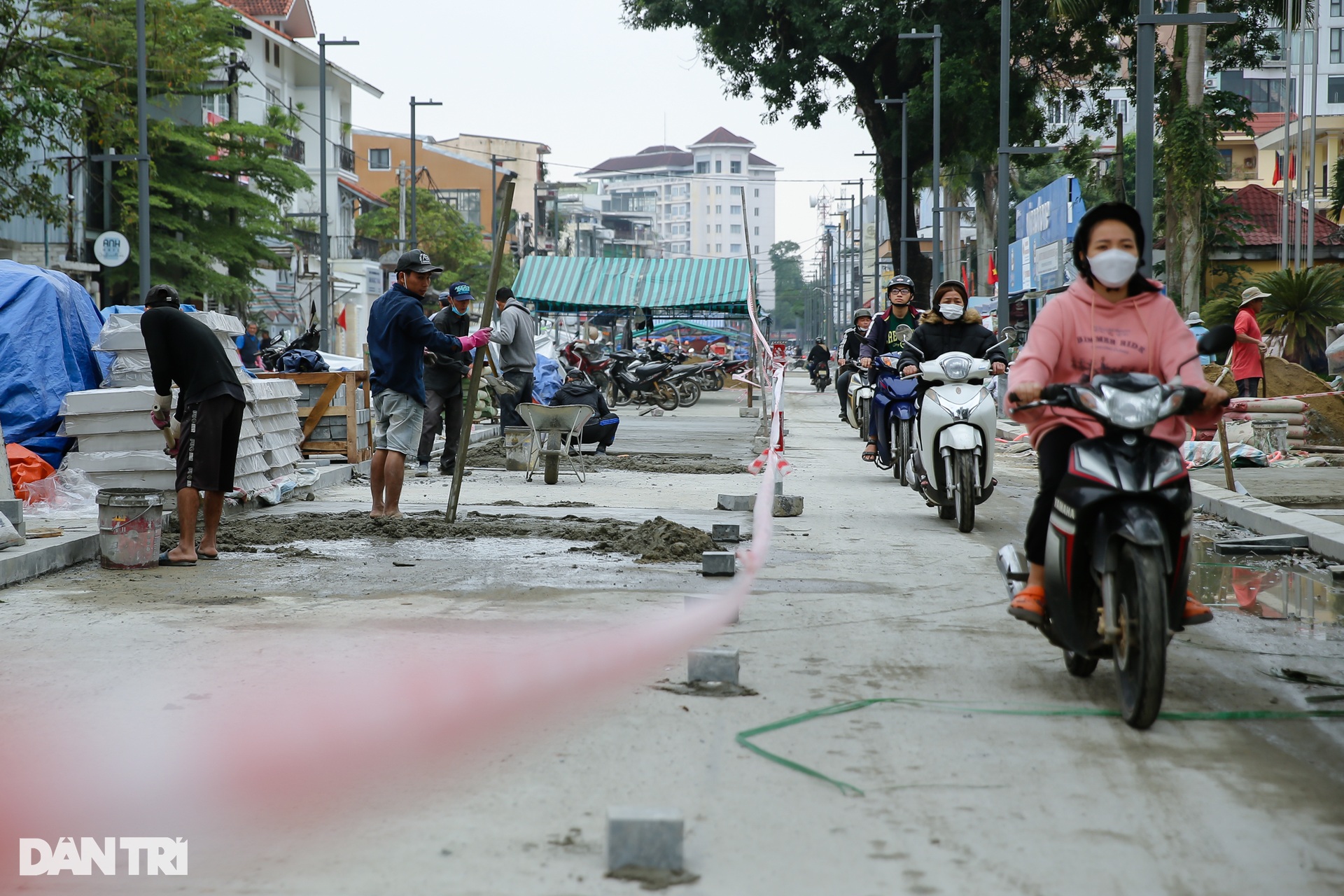 Cận cảnh tuyến phố đi bộ sắp hoàn thành ở Huế - 4 Cận cảnh tuyến phố đi bộ sắp hoàn thành ở Huế - 4