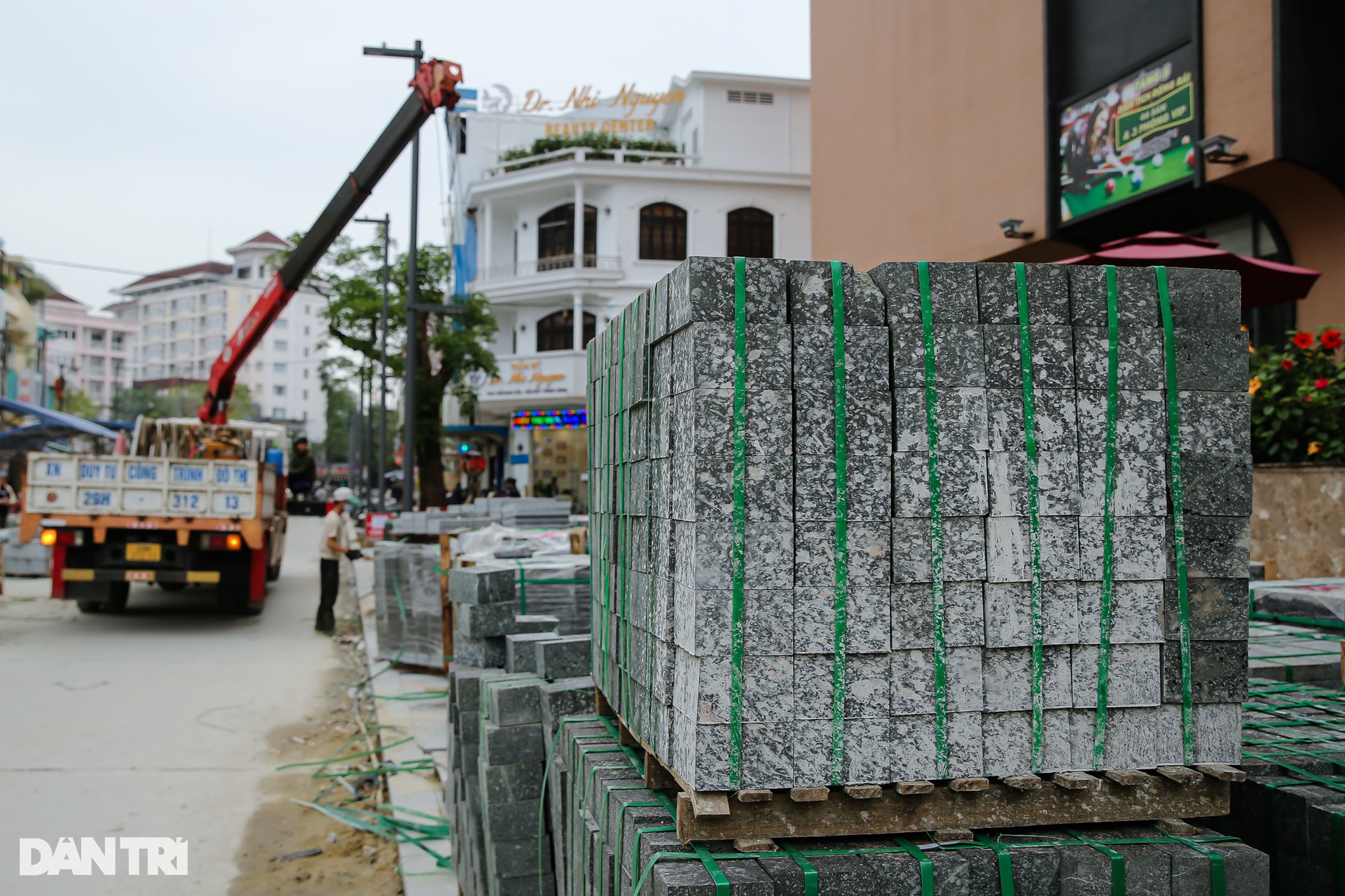 Cận cảnh tuyến phố đi bộ sắp hoàn thành ở Huế - 8 Cận cảnh tuyến phố đi bộ sắp hoàn thành ở Huế - 8