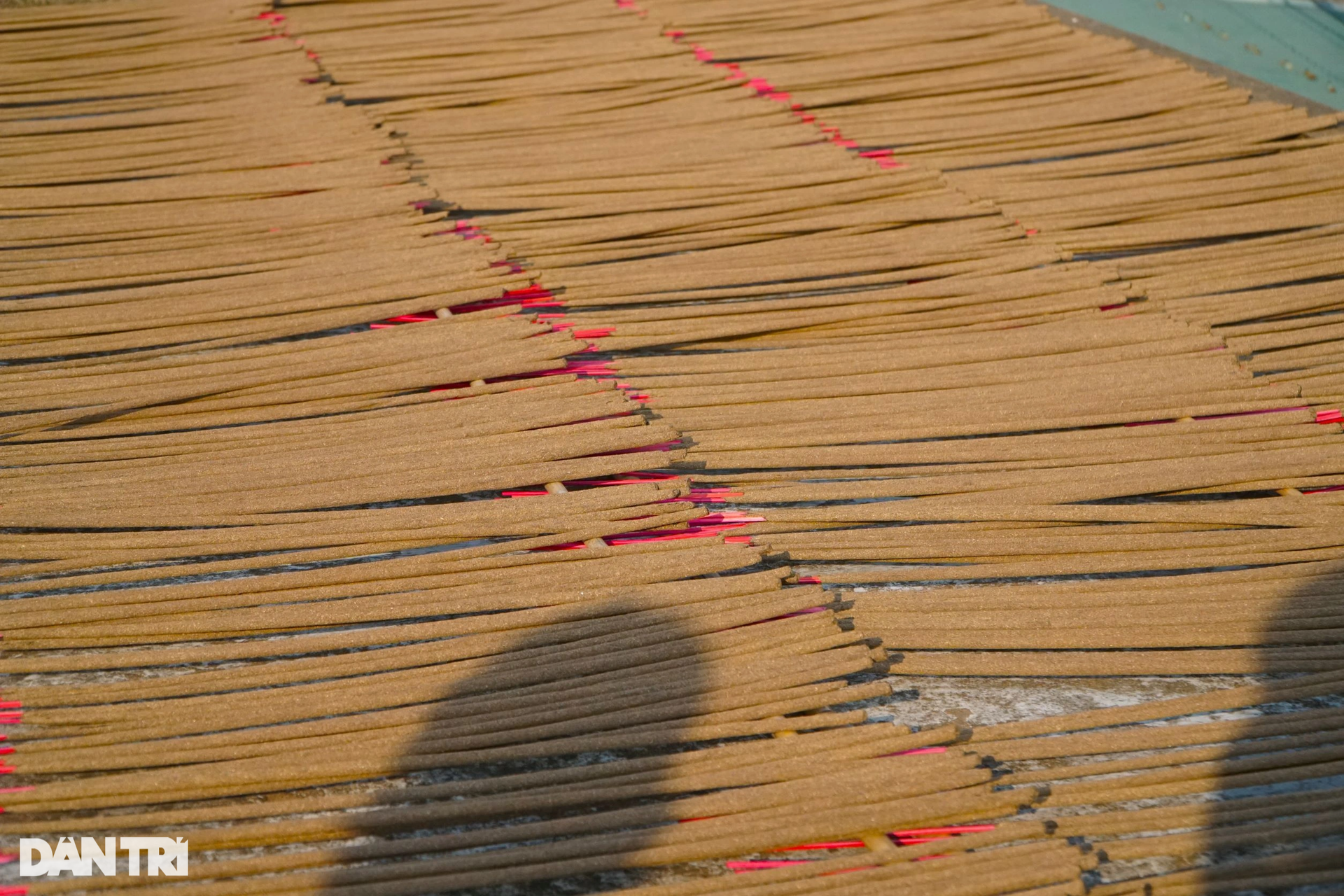 The person who keeps the spirit of the village making incense more than 300 years old - 10