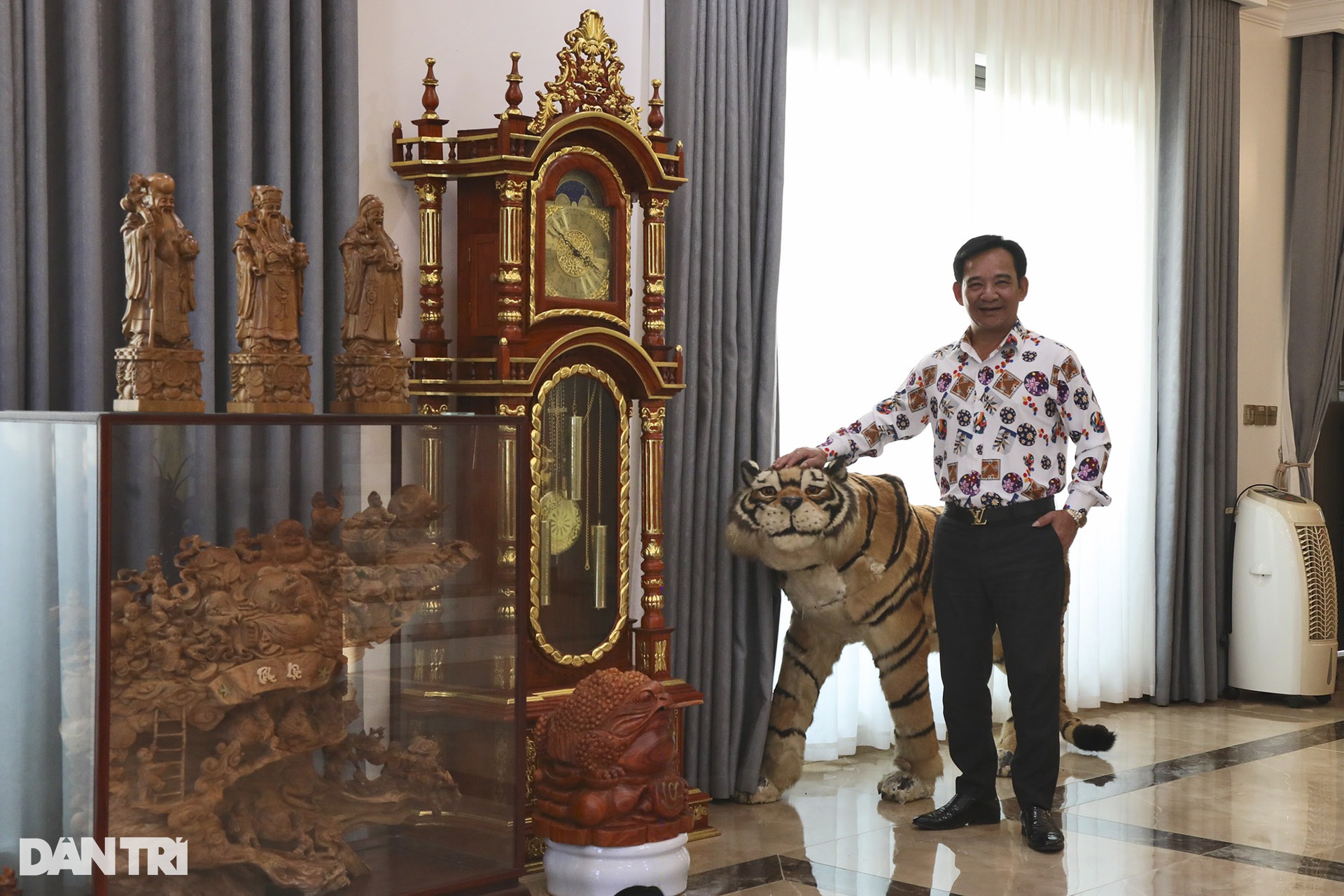 Biệt thự nhà vườn như lâu đài của Đại gia chân đất Quang Tèo - 10 Biệt thự nhà vườn như lâu đài của Đại gia chân đất Quang Tèo - 10