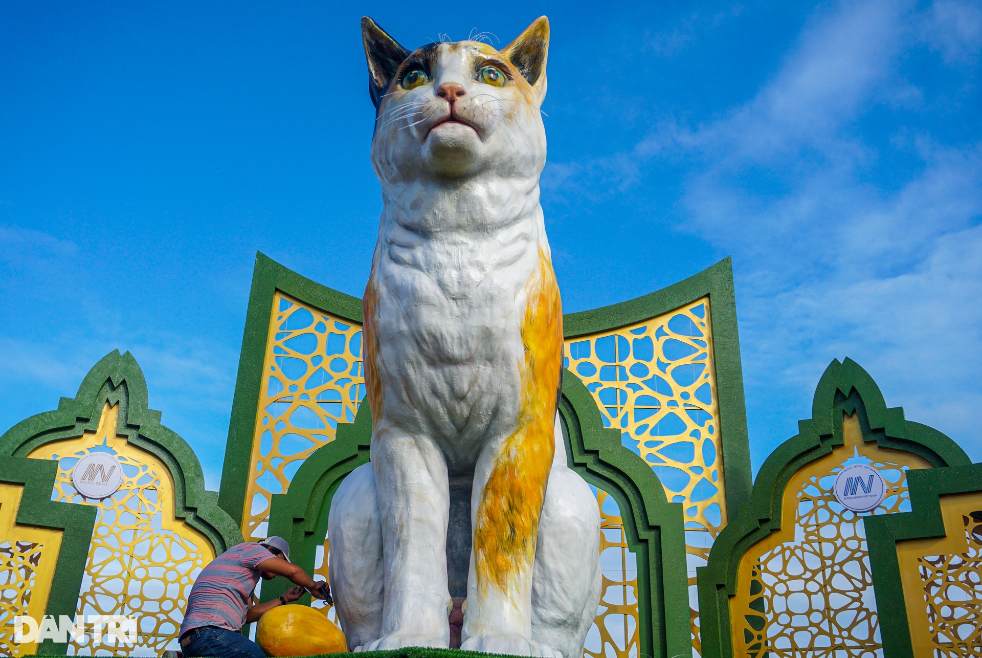 Da Nang reveals the mascot of the Lunar New Year on the street - 6