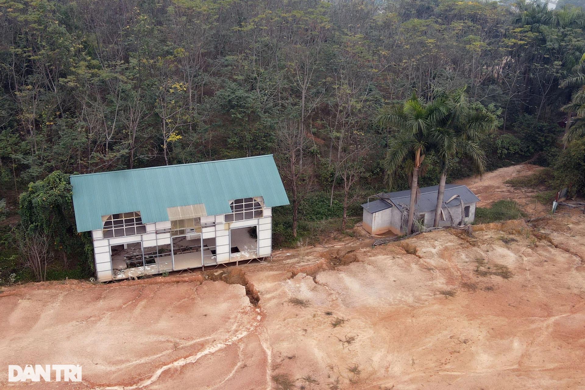 Cảnh hoang tàn ở dự án hơn 4.000 tỷ đồng của FLC tại Phú Thọ - 9 Cảnh hoang tàn ở dự án hơn 4.000 tỷ đồng của FLC tại Phú Thọ - 9