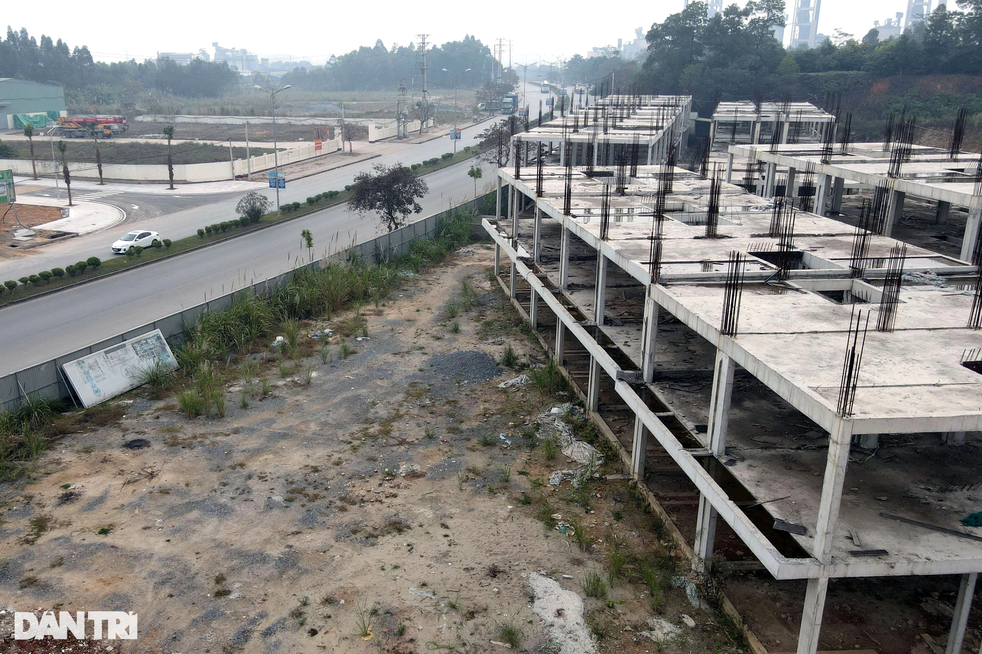 Cảnh hoang tàn ở dự án hơn 4.000 tỷ đồng của FLC tại Phú Thọ - 2 Cảnh hoang tàn ở dự án hơn 4.000 tỷ đồng của FLC tại Phú Thọ - 2