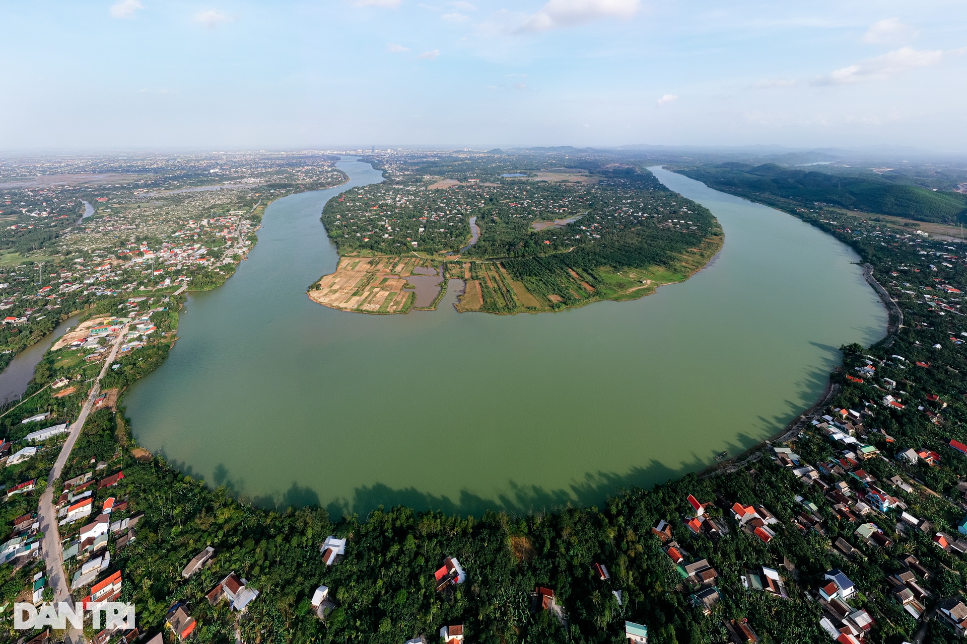 Nét thơ mộng trường tồn của dòng sông di sản chảy qua thành phố Huế - 8