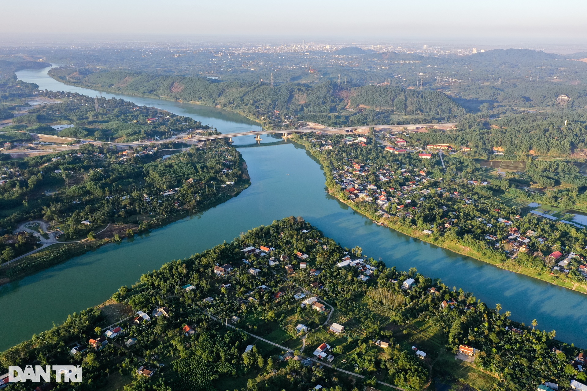 Nét thơ mộng trường tồn của dòng sông di sản chảy qua thành phố Huế - 2