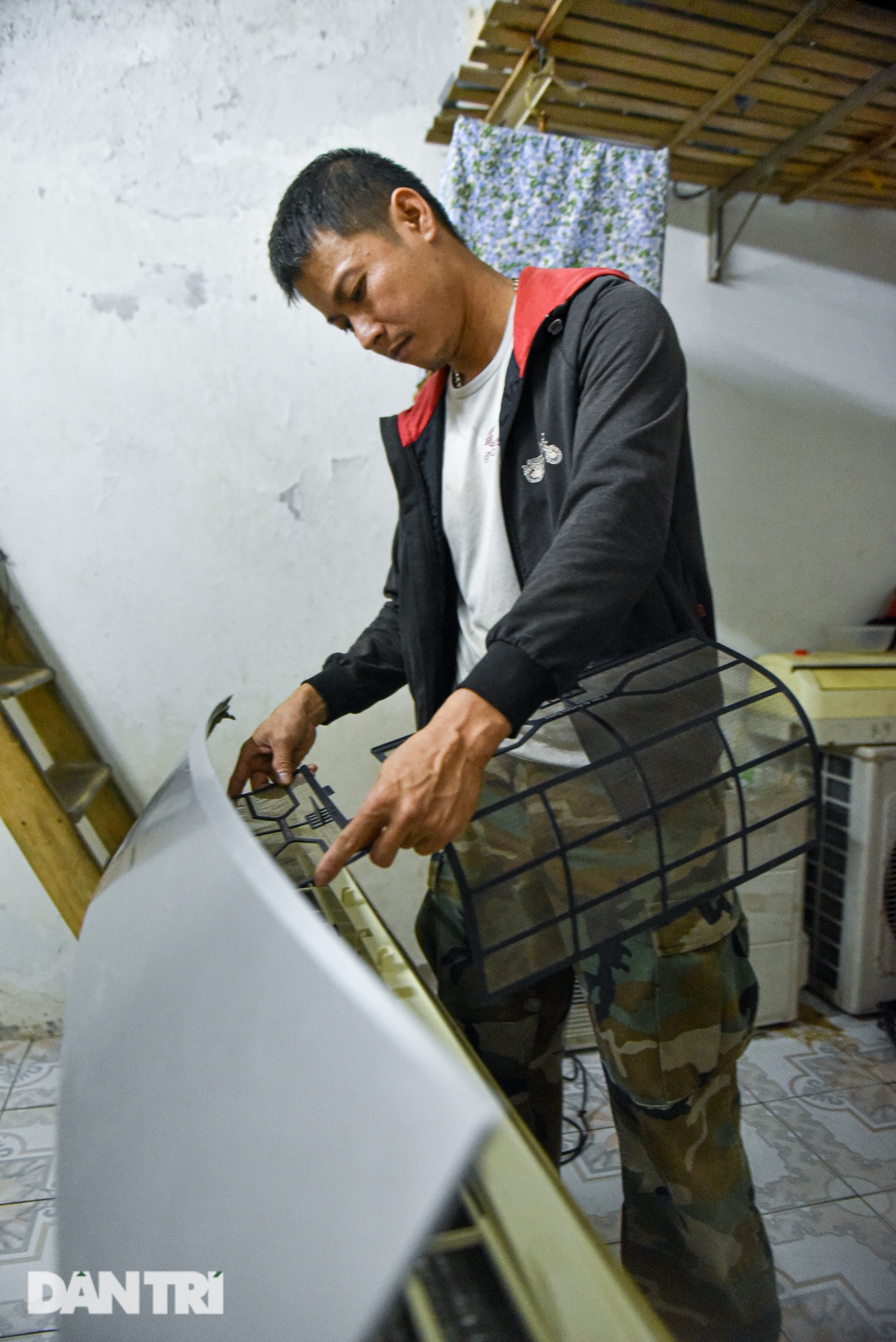Tết của người hùng đạp bung cửa sổ, cứu bé gái trong đám cháy ở Hà Nội - 4 Tết của người hùng đạp bung cửa sổ, cứu bé gái trong đám cháy ở Hà Nội - 4