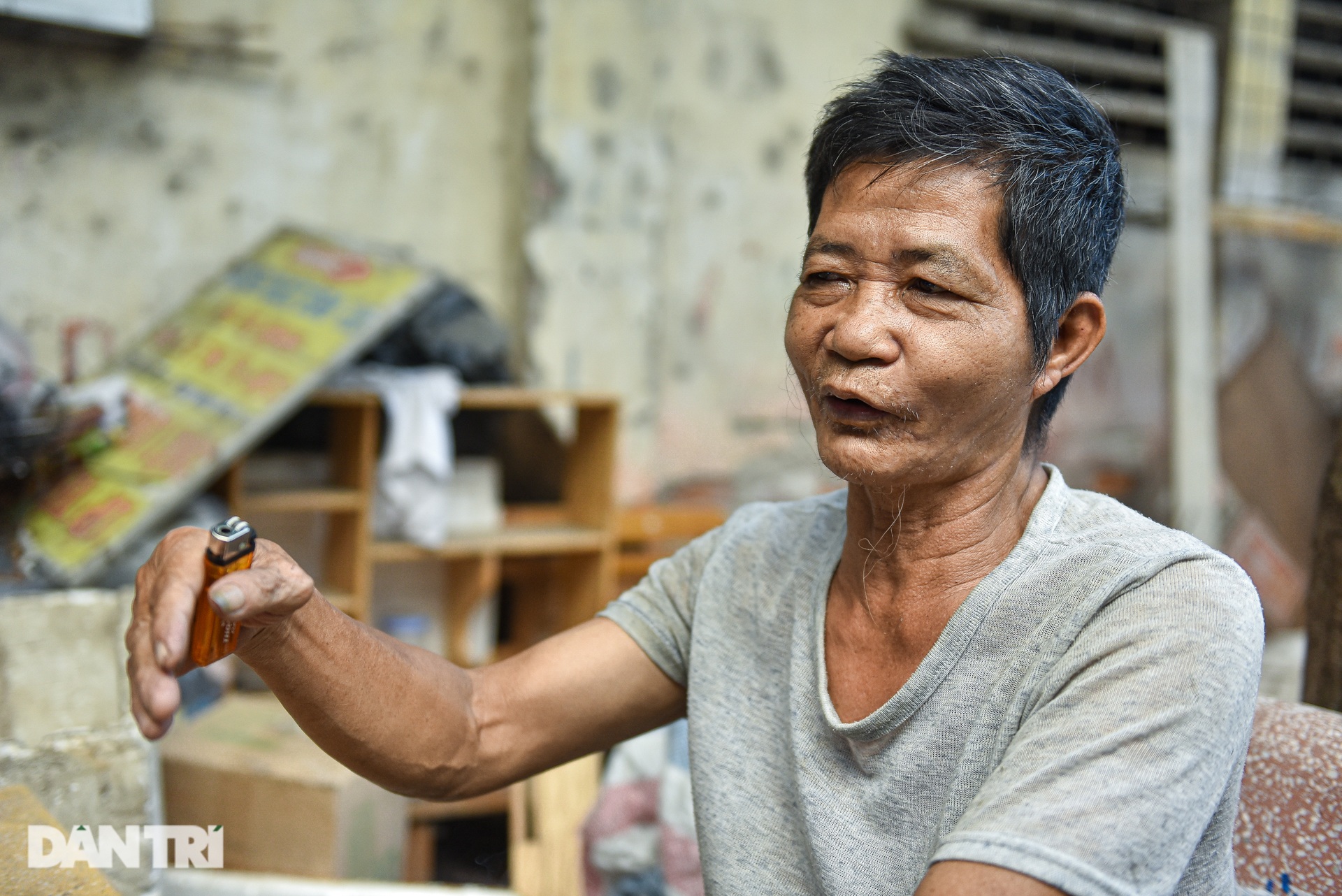 Tết của người hùng đạp bung cửa sổ, cứu bé gái trong đám cháy ở Hà Nội - 8 Tết của người hùng đạp bung cửa sổ, cứu bé gái trong đám cháy ở Hà Nội - 8