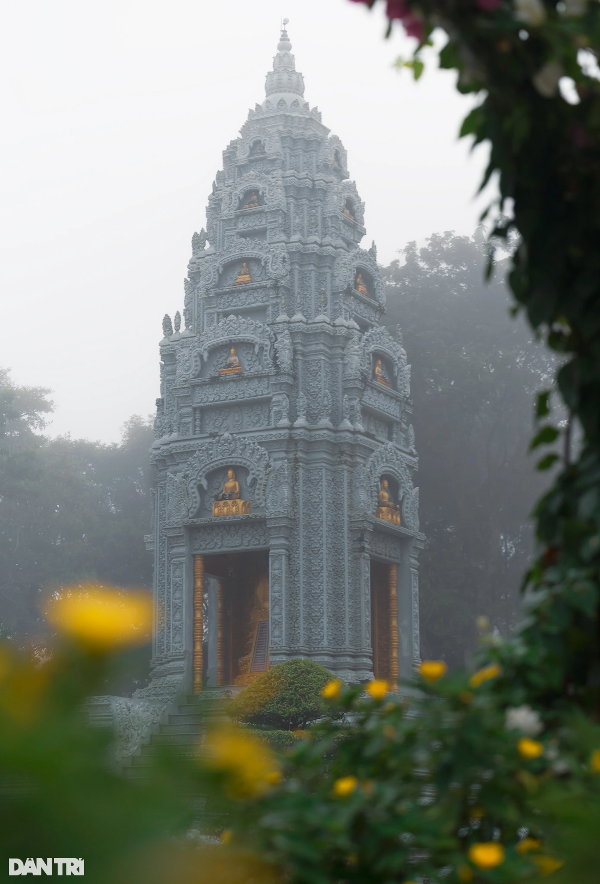 Sương mù phủ trắng ngôi chùa có tượng Phật nằm lớn nhất Việt Nam - 8