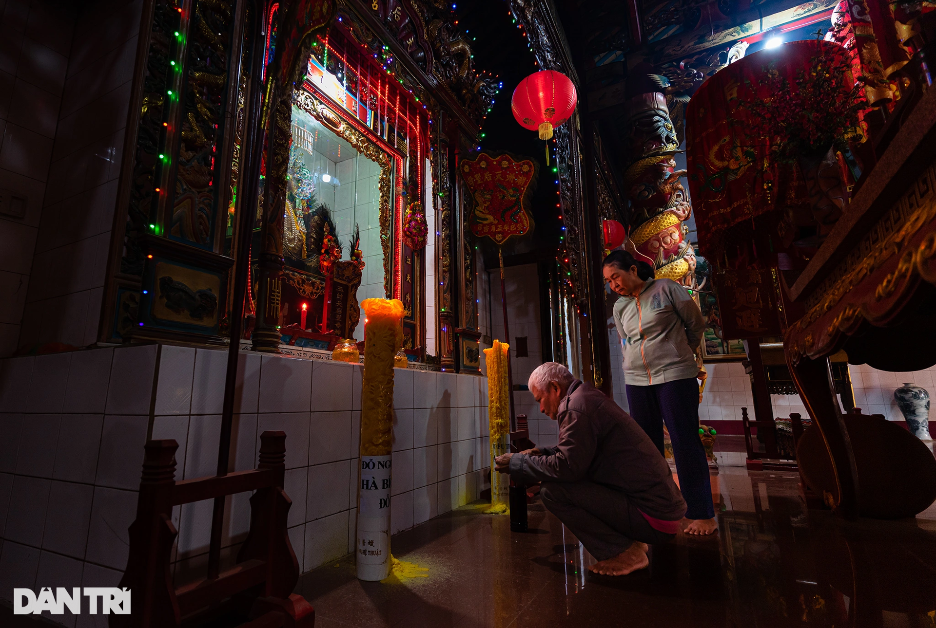 Hundreds of colorful lanterns inside the famous Soc Trang pagoda - 11