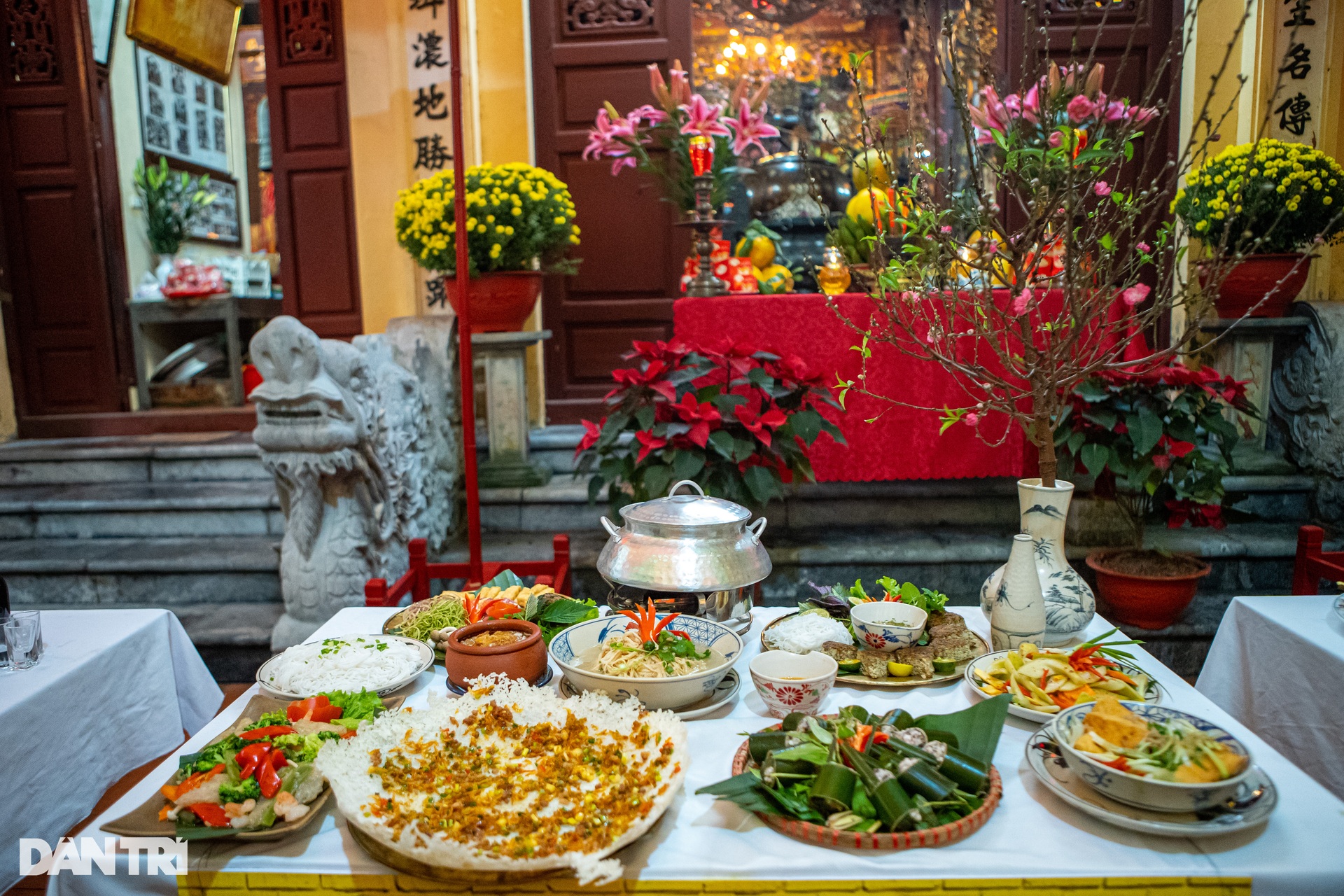 Độc đáo cuộc thi nấu mâm cỗ truyền thống kết hợp hiện đại ở Hà Nội - 2 Độc đáo cuộc thi nấu mâm cỗ truyền thống kết hợp hiện đại ở Hà Nội - 2