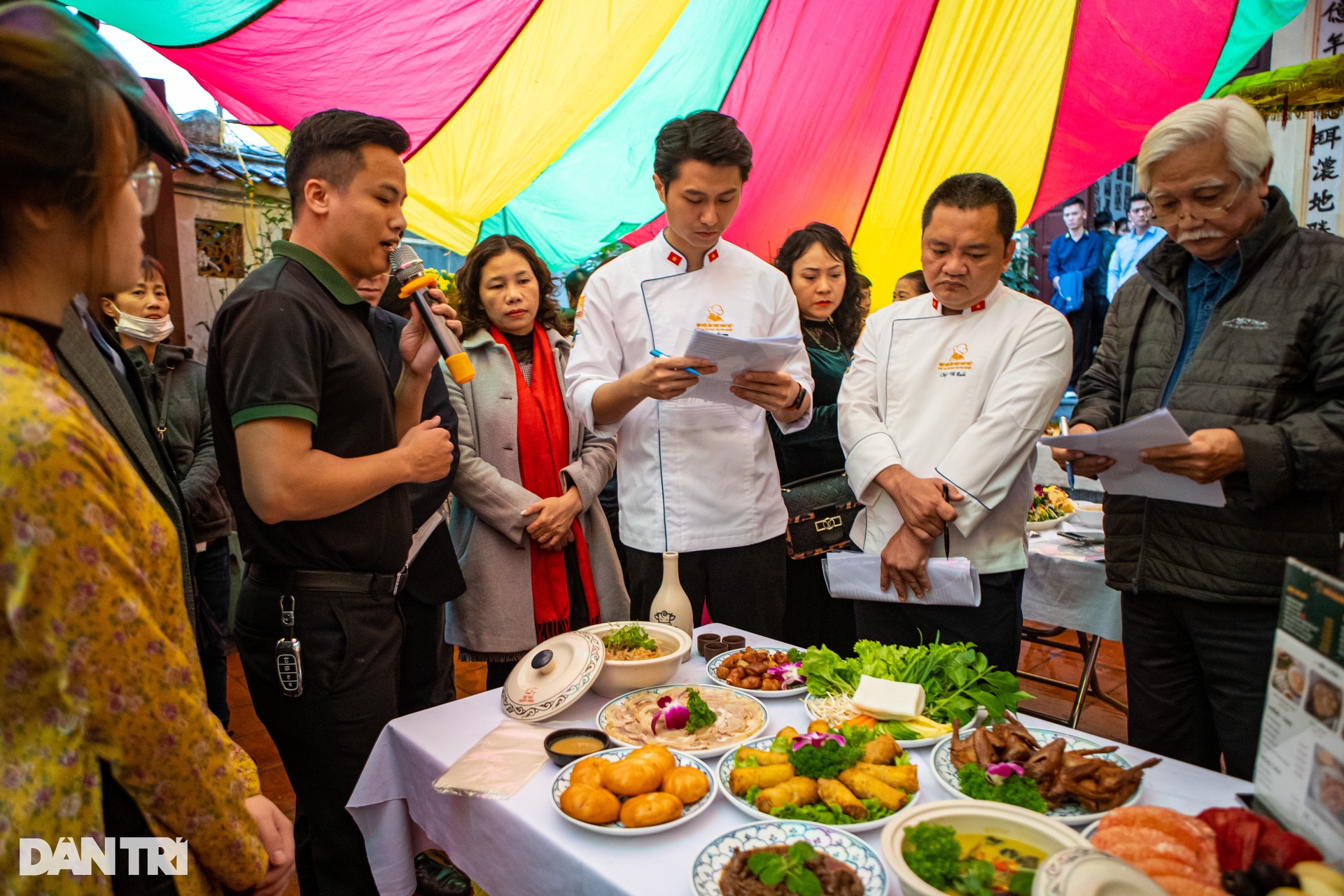 Unique contest of cooking traditional dishes combined with modern in Hanoi - 10