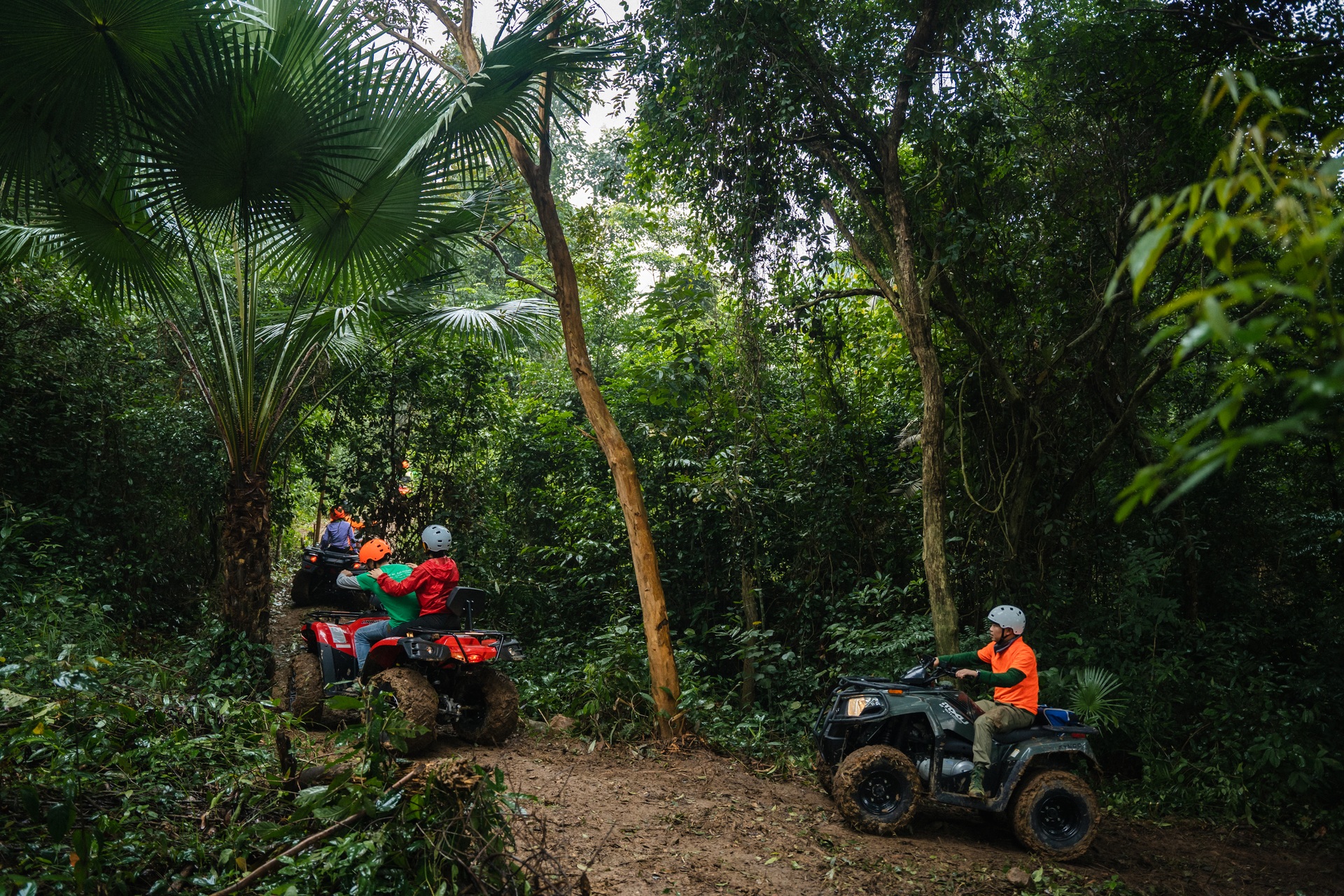  Độc đáo tour lái xe mạo hiểm giữa rừng, khám phá 