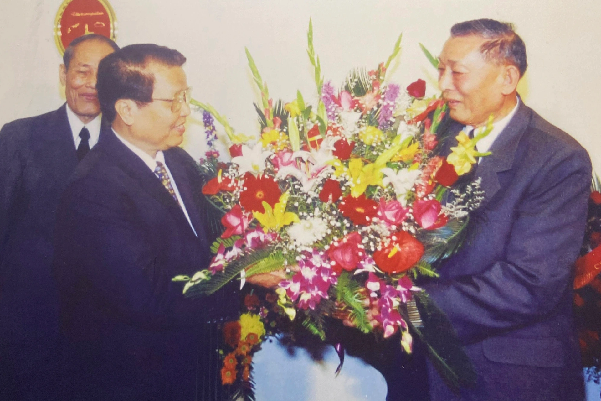 Nhìn lại những hình ảnh quý về vị Tư lệnh đường Trường Sơn huyền thoại - 17 Nhìn lại những hình ảnh quý về vị Tư lệnh đường Trường Sơn huyền thoại - 17