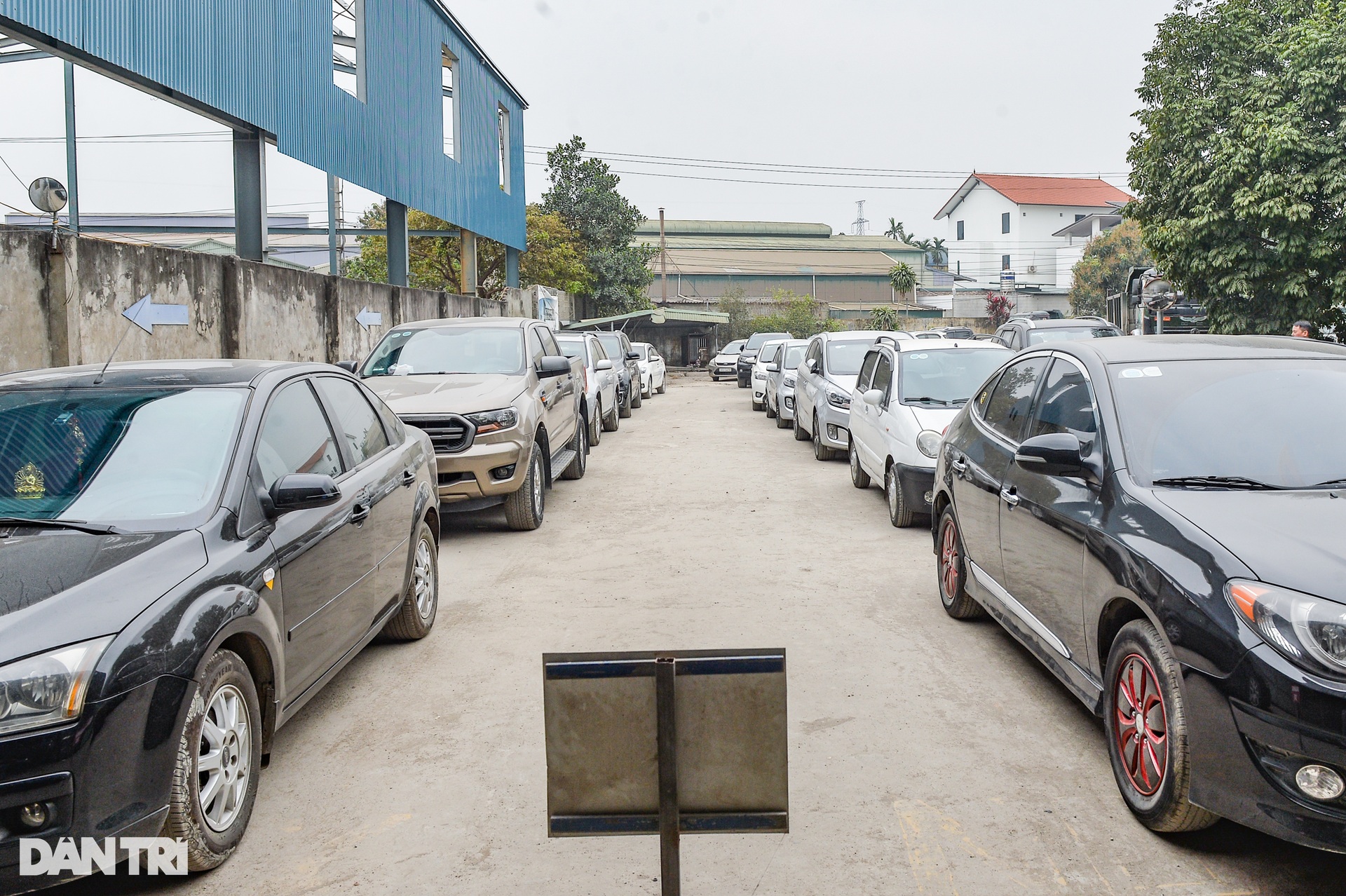 Phó Giám đốc trung tâm đăng kiểm ở Hà Nội: Đi làm mà chân nặng như chì! - 3 Phó Giám đốc trung tâm đăng kiểm ở Hà Nội: Đi làm mà chân nặng như chì! - 3