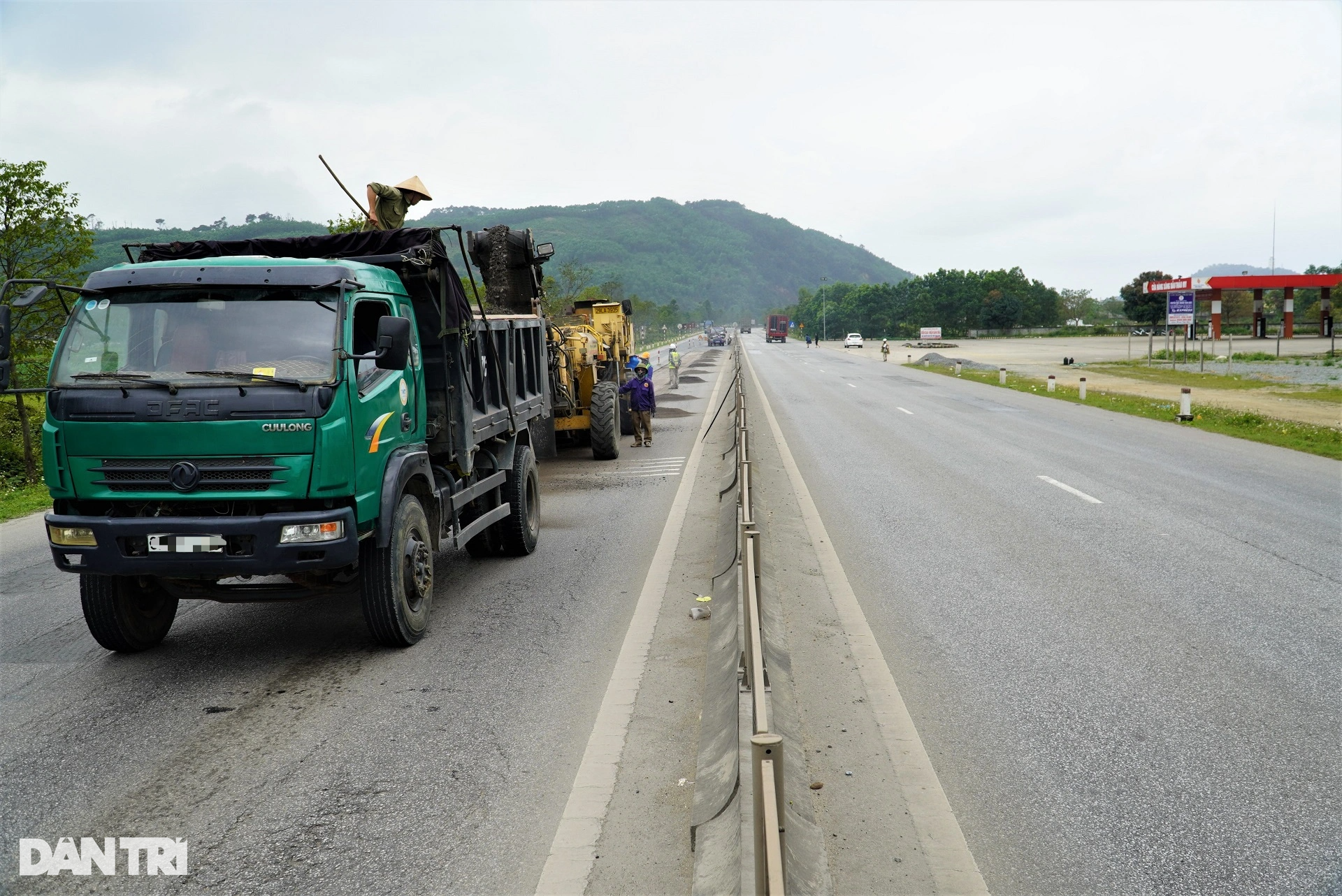 Quốc lộ 1 được sửa chữa sau tối hậu thư của Cục Đường bộ - 2