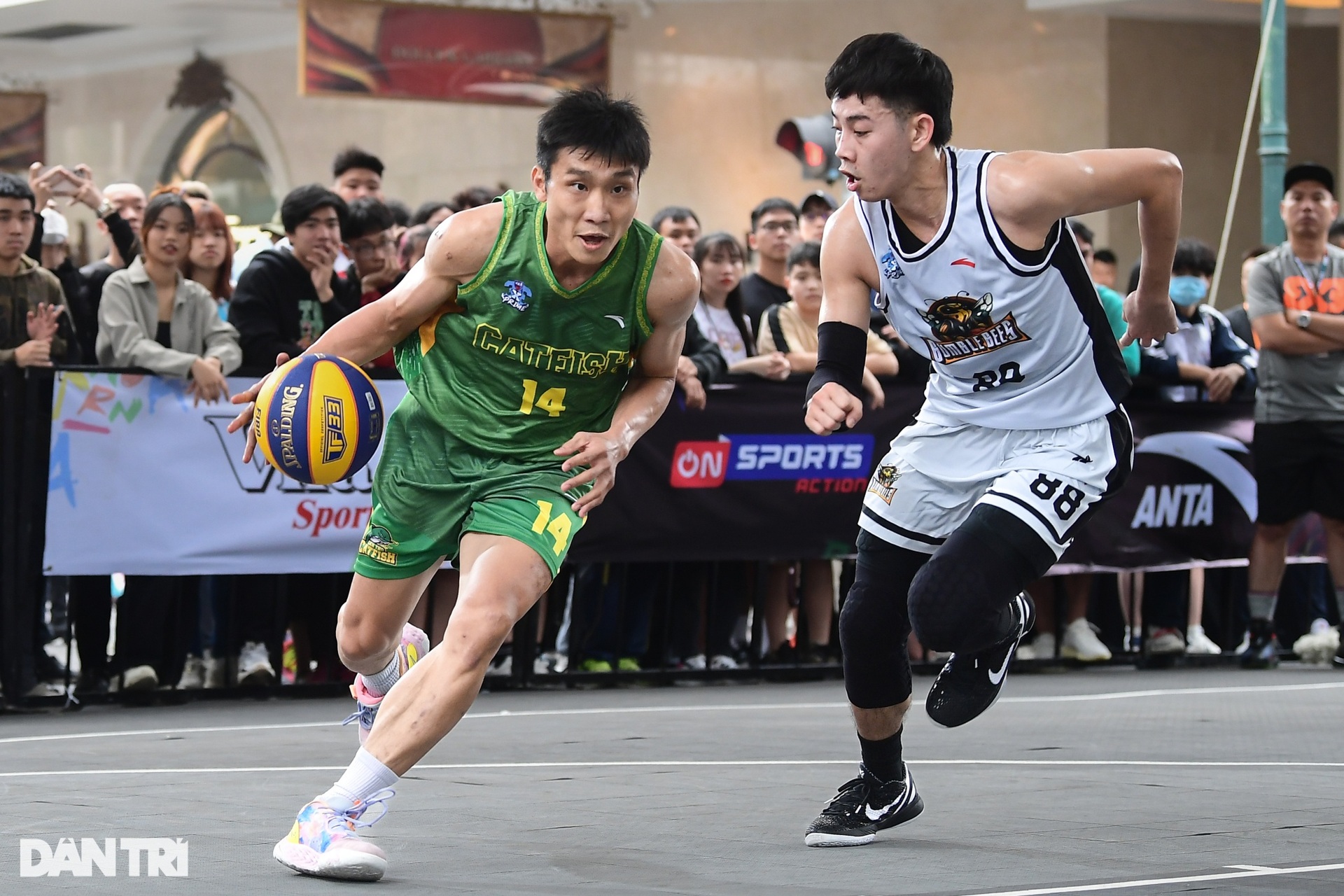 Ngôi sao tuyển bóng rổ nam Việt Nam đụng nhau ngày khai màn VBA 3x3 - 6 Ngôi sao tuyển bóng rổ nam Việt Nam đụng nhau ngày khai màn VBA 3x3 - 6