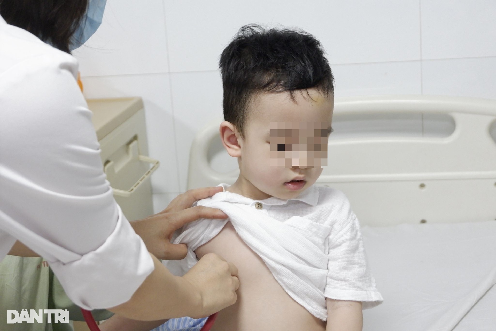 Hà Nội: Nhiều trẻ nhỏ viêm phổi, suy hô hấp chỉ sau vài ngày vì virus RSV - 11 Hà Nội: Nhiều trẻ nhỏ viêm phổi, suy hô hấp chỉ sau vài ngày vì virus RSV - 11