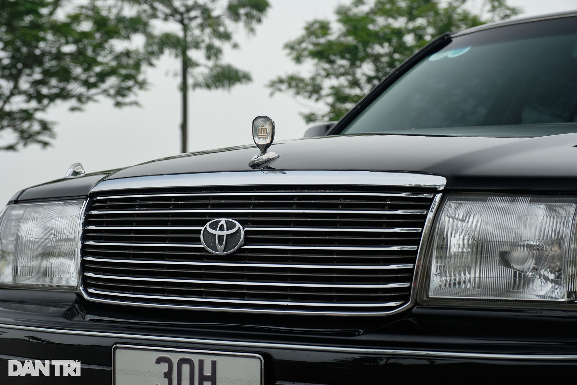 Cận cảnh Toyota Crown 1998: Được trả giá 1,6 tỷ đồng nhưng chủ xe chưa bán - 3