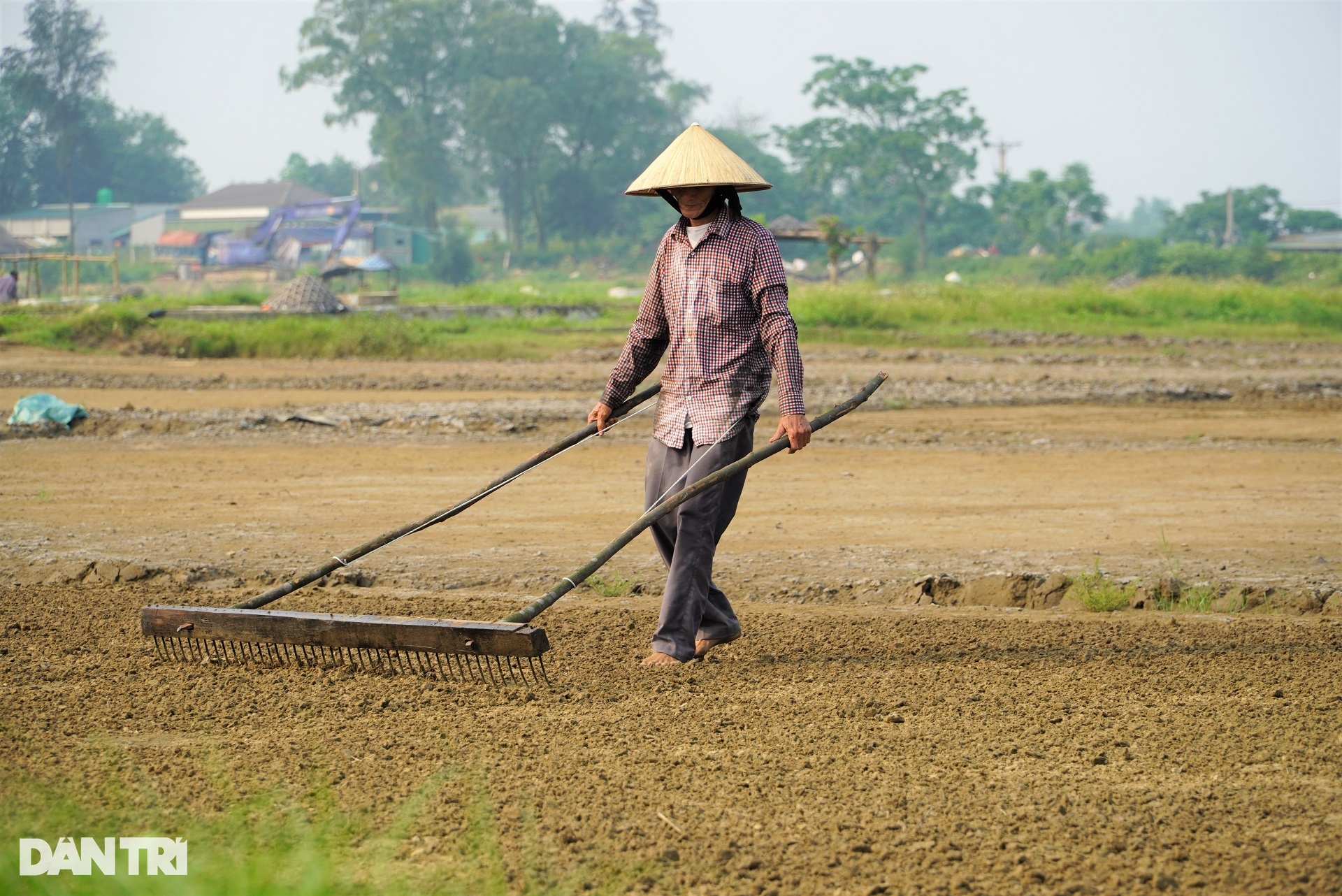 Mướt mồ hôi, sôi nước mắt với nghề người trẻ chán, người già trụ - 3