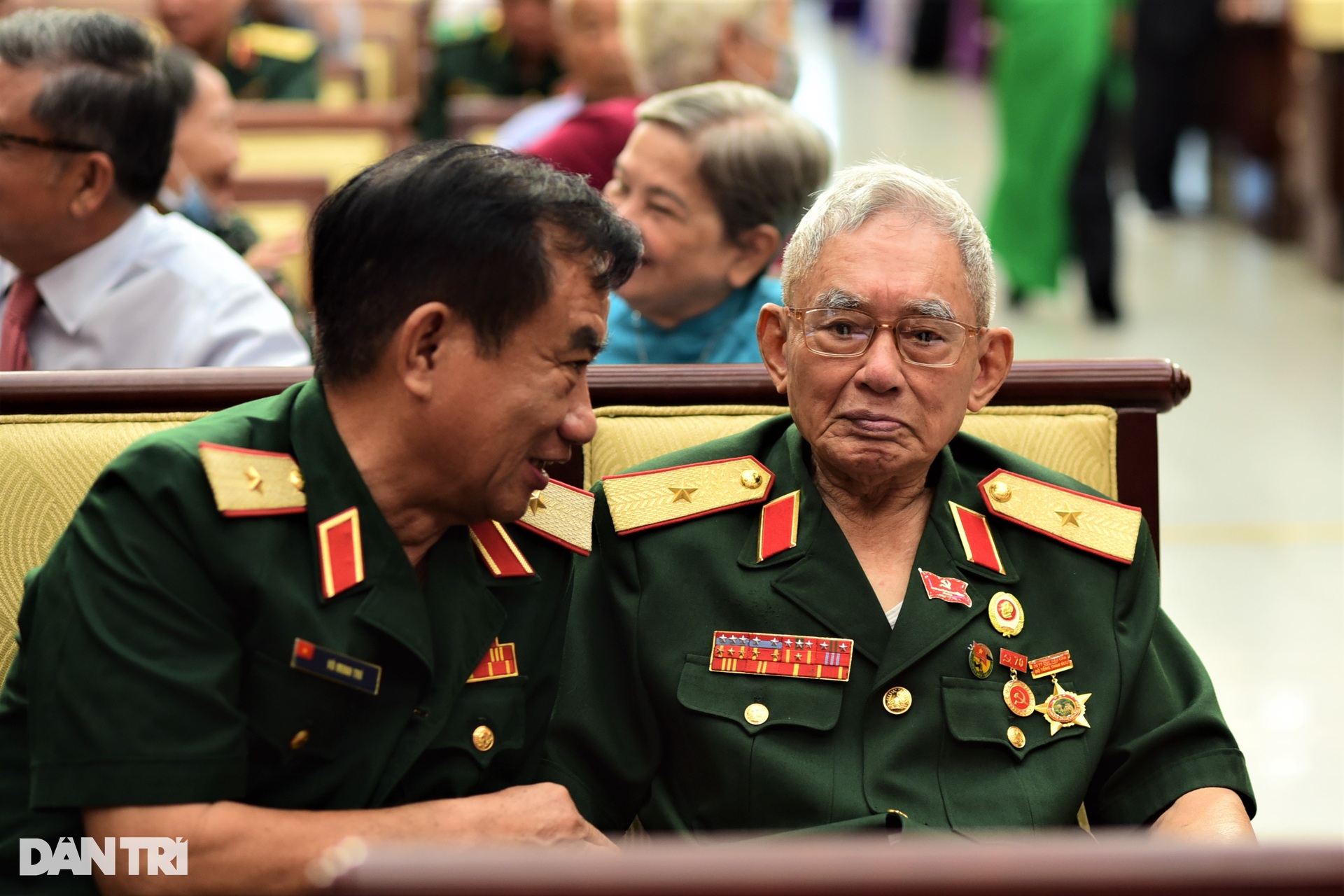 Nguyên lãnh đạo Đảng, Nhà nước dự lễ kỷ niệm ngày thống nhất đất nước - 8 Nguyên lãnh đạo Đảng, Nhà nước dự lễ kỷ niệm ngày thống nhất đất nước - 8