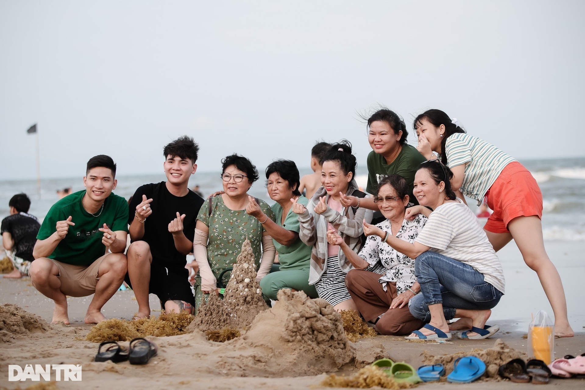 Hàng trăm nghìn người đi chơi biển Vũng Tàu trong hai ngày đầu nghỉ lễ 30/4 - 8 Hàng trăm nghìn người đi chơi biển Vũng Tàu trong hai ngày đầu nghỉ lễ 30/4 - 8