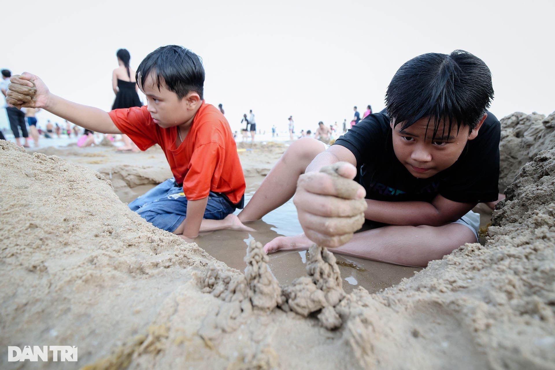 Hàng trăm nghìn người đi chơi biển Vũng Tàu trong hai ngày đầu nghỉ lễ 30/4 - 6 Hàng trăm nghìn người đi chơi biển Vũng Tàu trong hai ngày đầu nghỉ lễ 30/4 - 6
