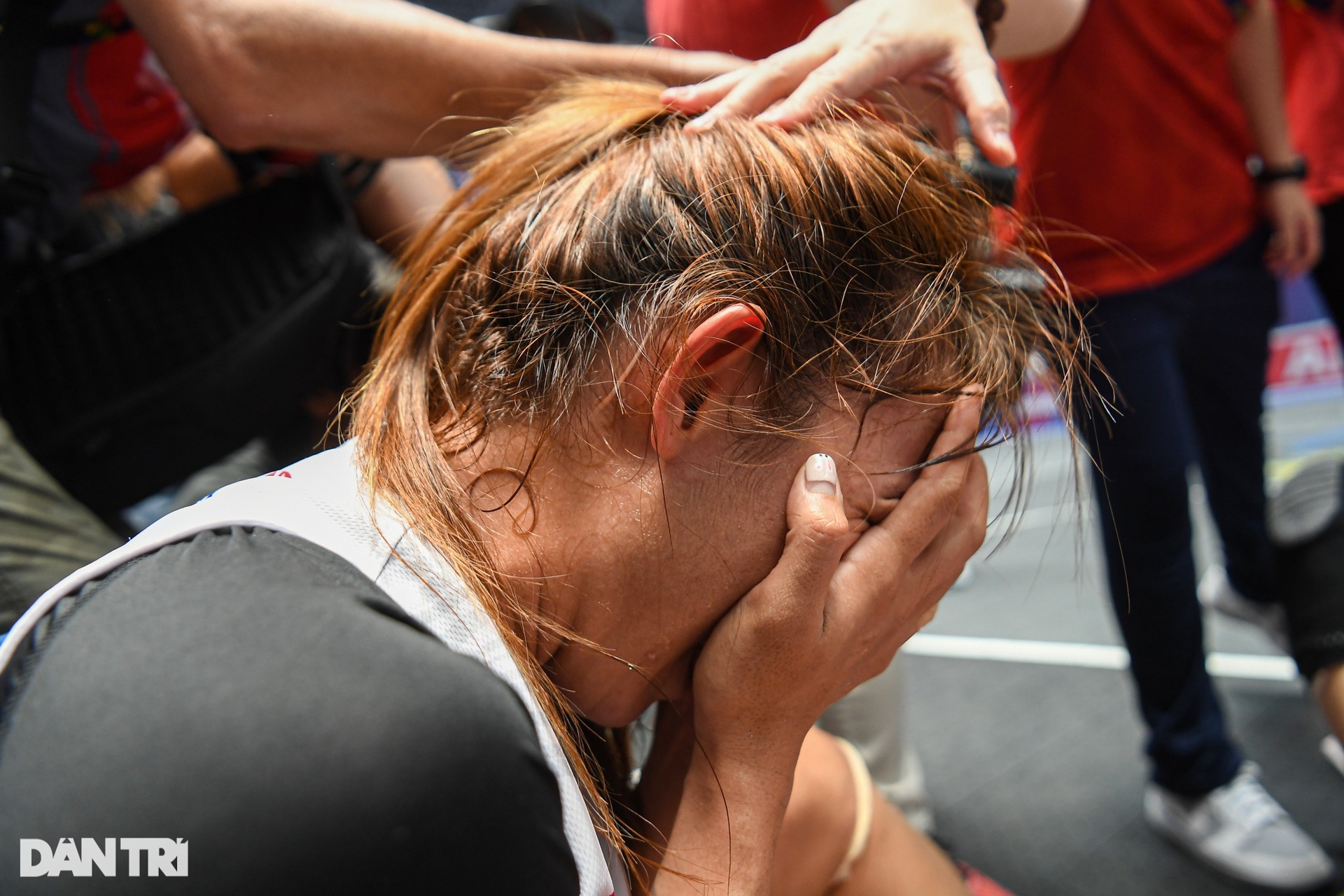 Giọt nước mắt sau tấm HCV lịch sử của tuyển bóng rổ nữ Việt Nam - 8