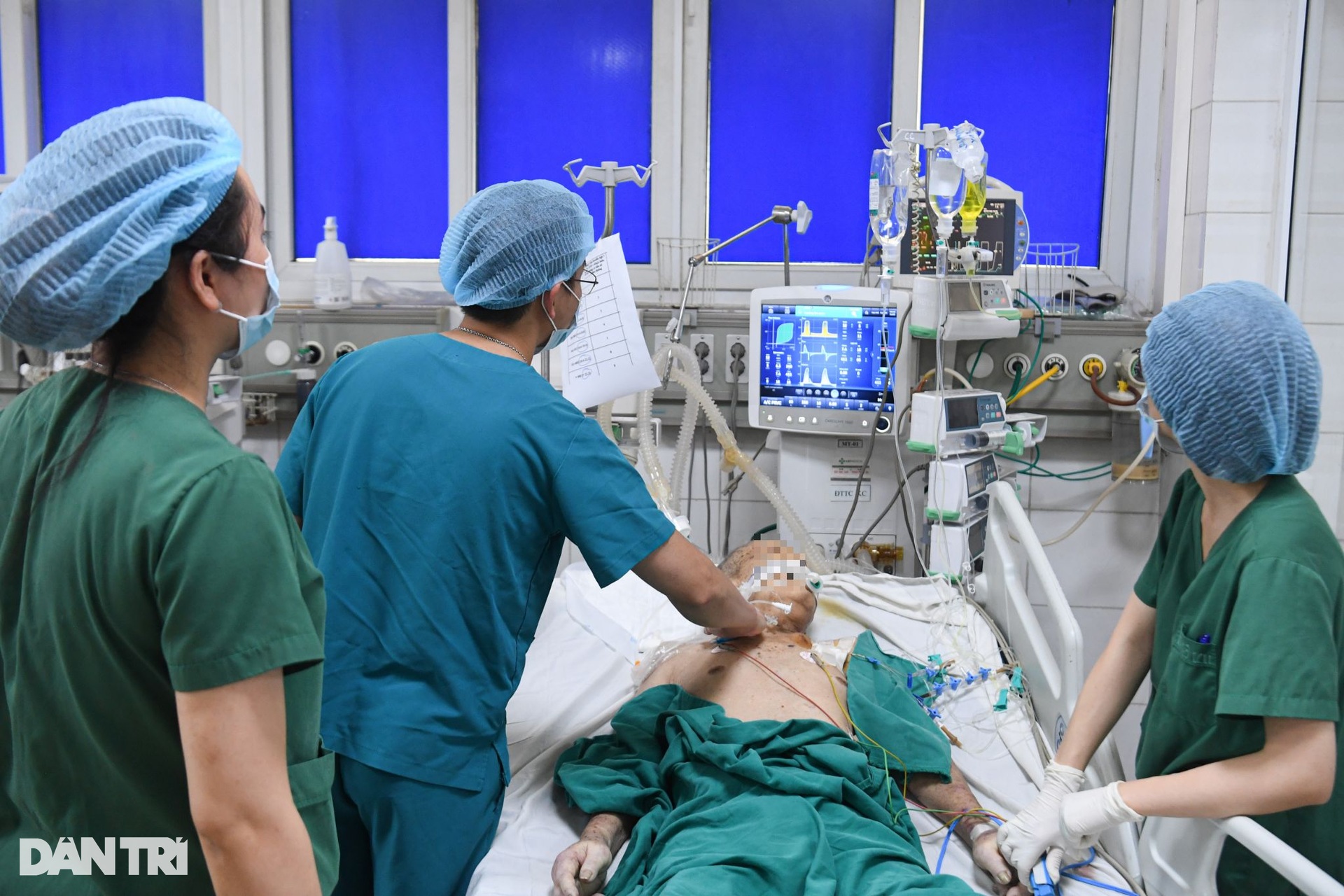 30 phút nghẹt thở giành giật sự sống cho bệnh nhân tim ngừng đập - 7 30 phút nghẹt thở giành giật sự sống cho bệnh nhân tim ngừng đập - 7