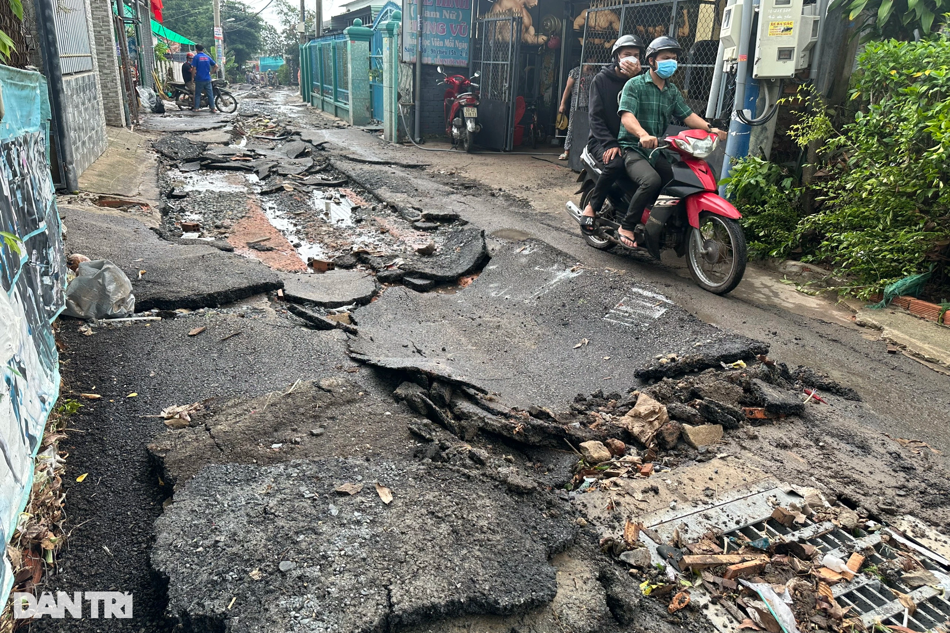 Đường sá hoang tàn sau trận lũ lịch sử ở Đồng Nai ảnh 4