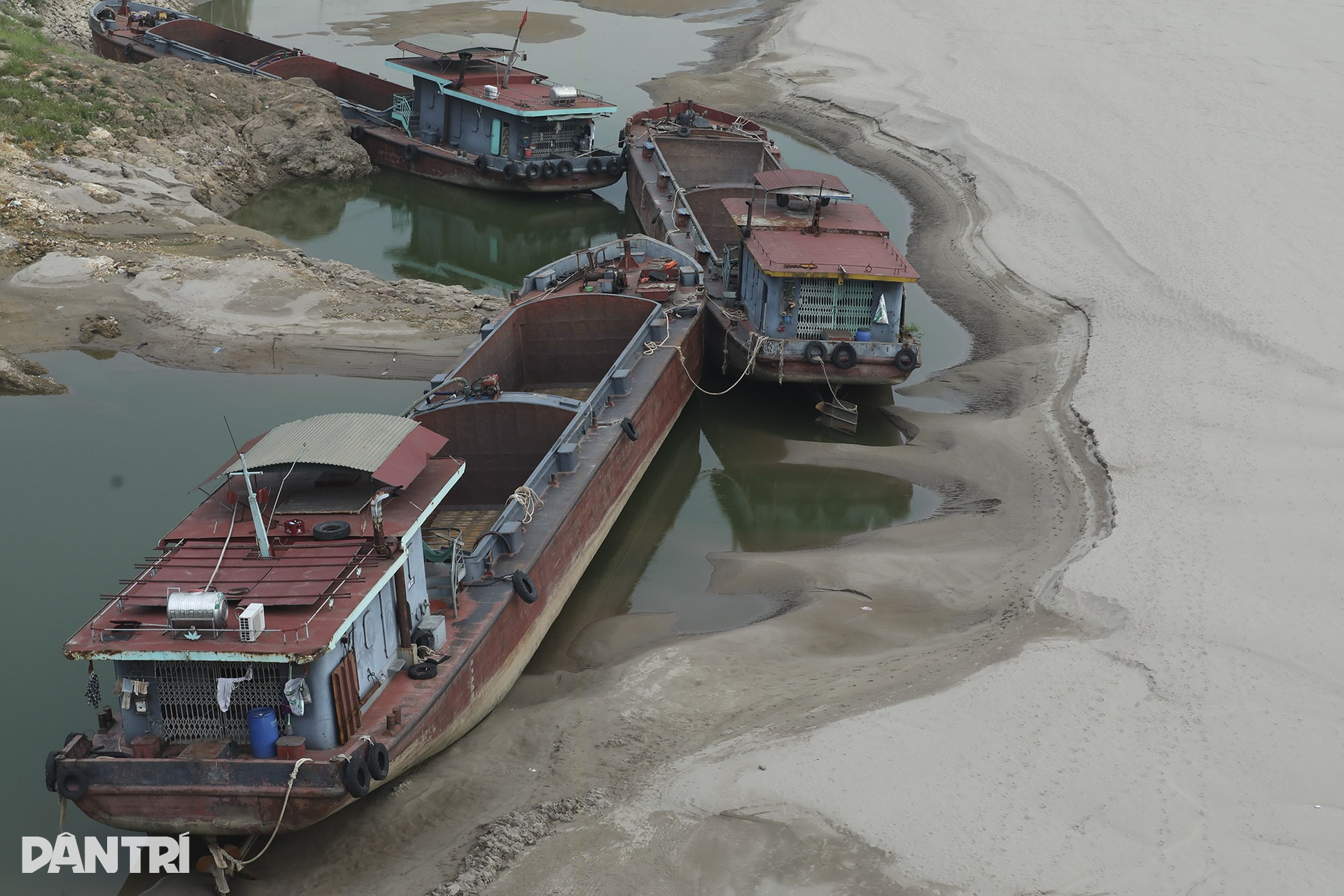 Nước sông Đà dâng cao, nhiều bãi bồi biến mất - 16